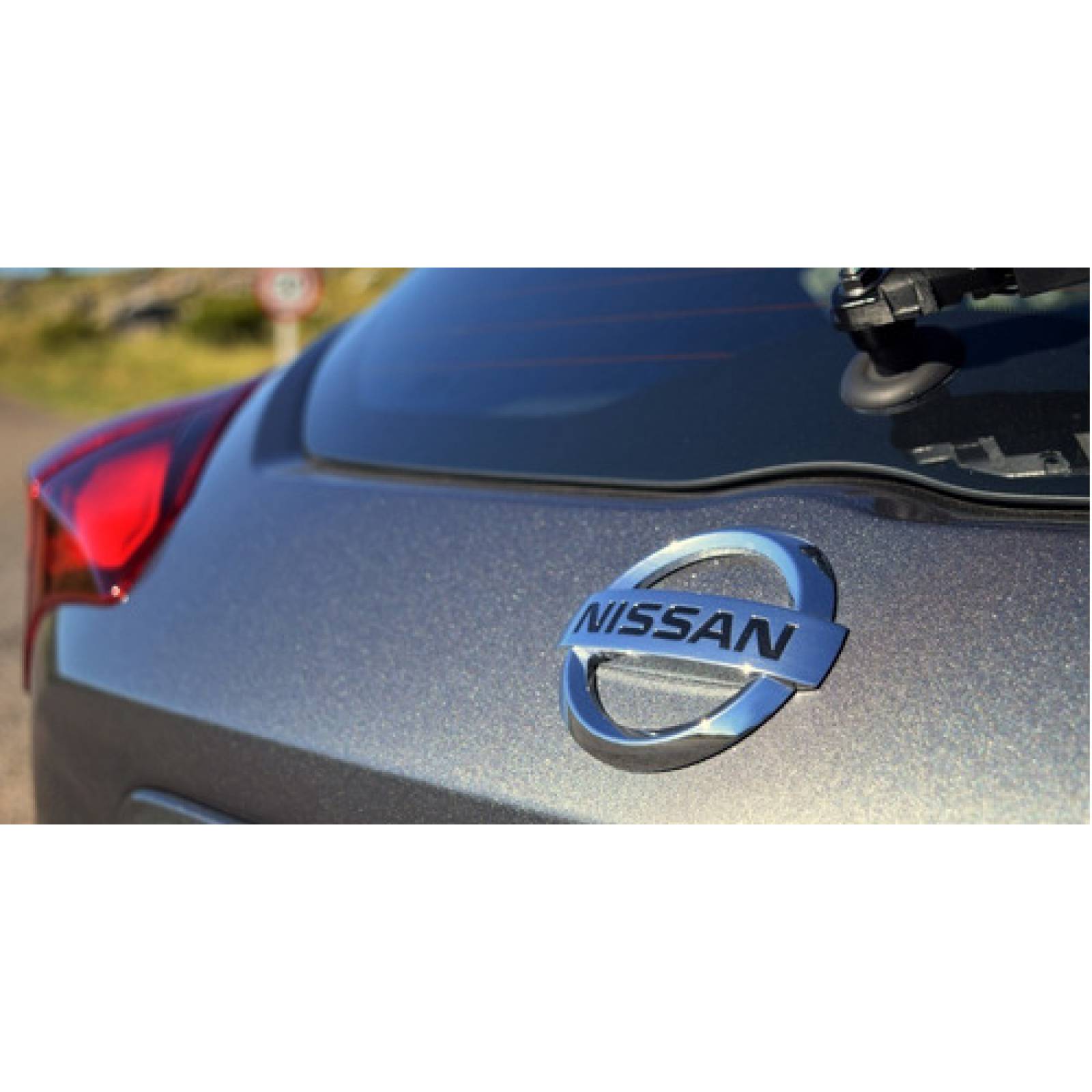 Emblema Np300 Nissan Insignia Logotipo Letras Números Cromo | Cuotas Sin Interés
