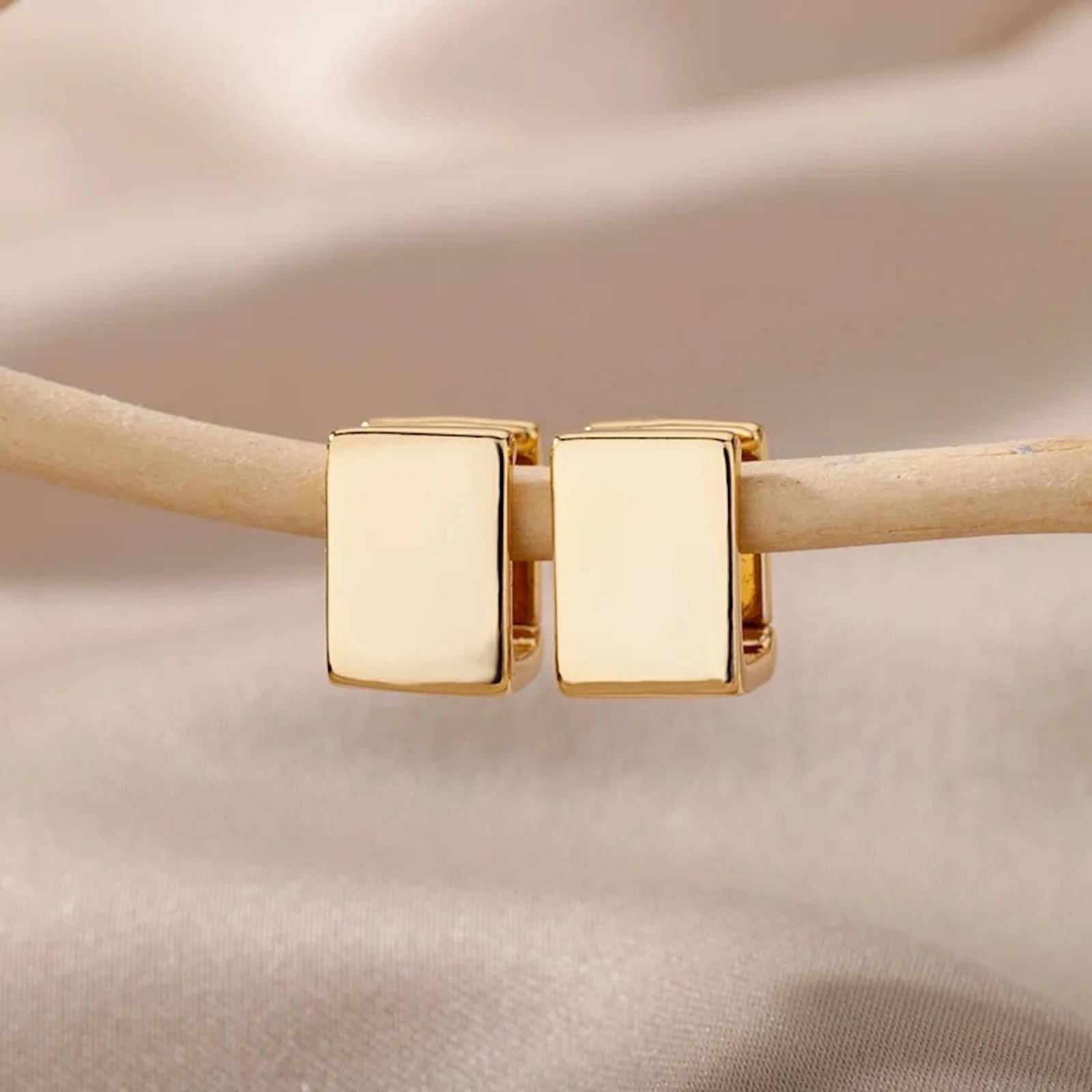 Aretes ARETIZE Cuadrados de Plata de Ley 925 Baño en Oro de 18k Dorado Mujer Unitalla + Caja de Regalo 