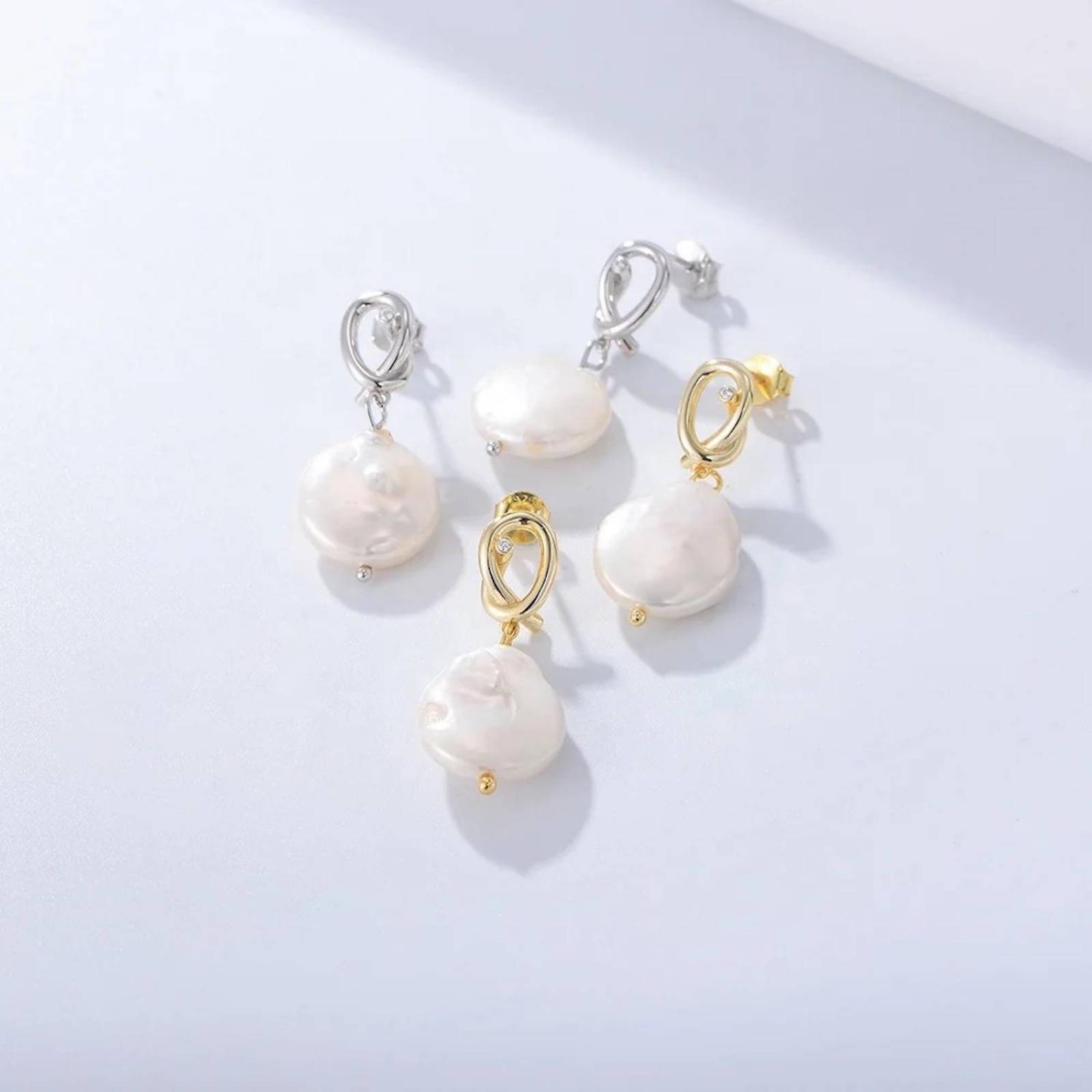 Aretes ARETIZE Perlas grandes de Plata de Ley 925 Baño en Oro de 18k Perlas Dorado Mujer Unitalla + Caja de Regalo 