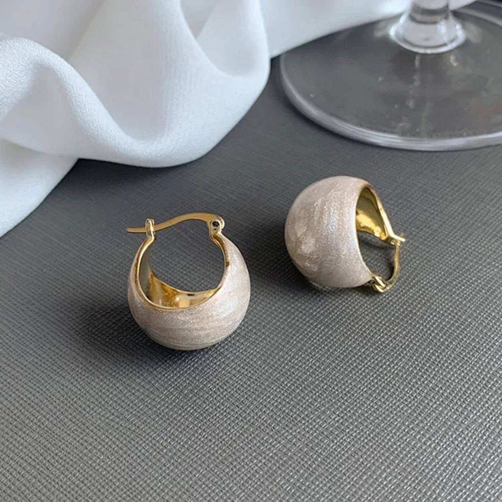 Aretes ARETIZE Bola Aro de Plata de Ley 925 Baño en Oro de 18k Dorado Mujer Unitalla + Caja de Regalo 