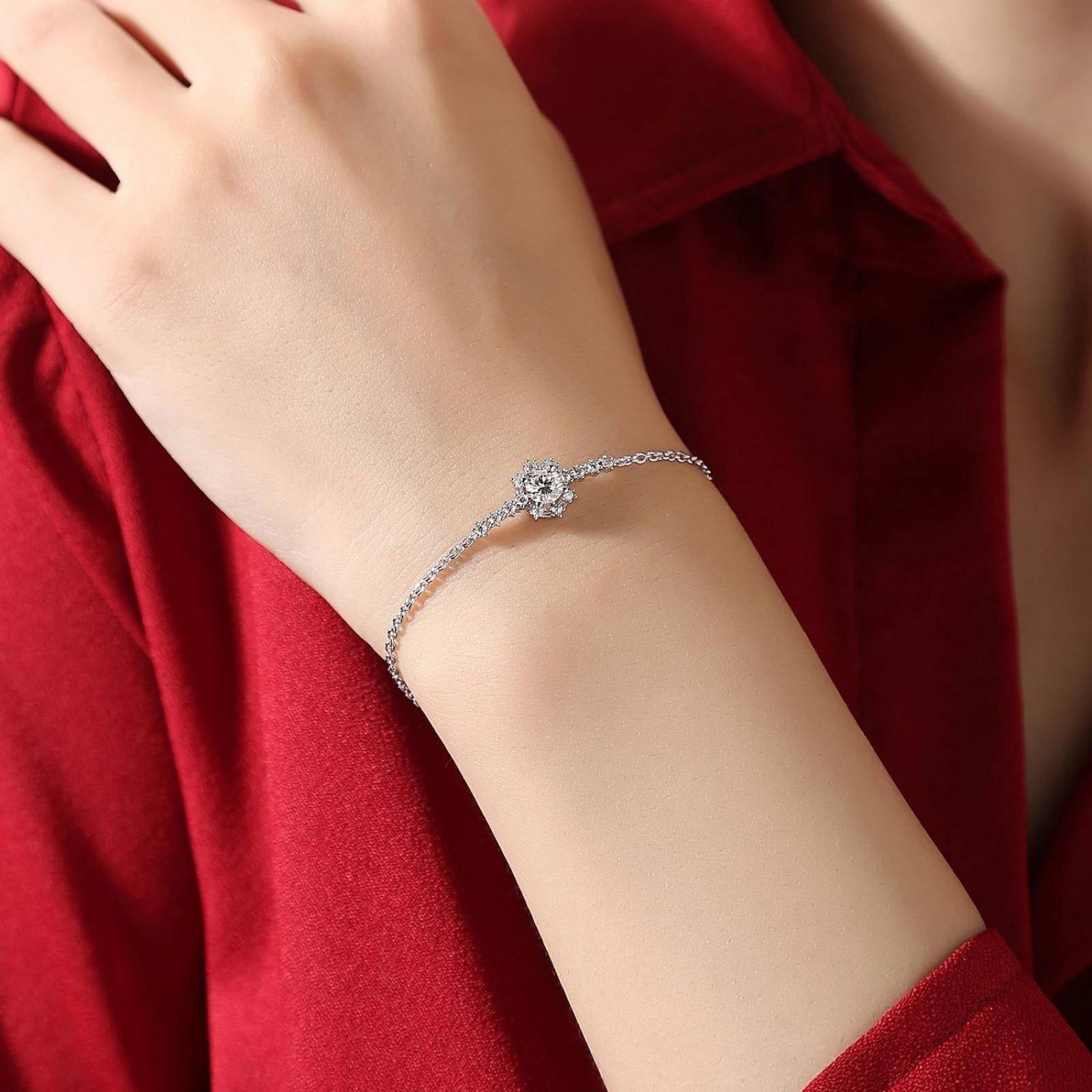 Pulsera ARETIZE Brazalete Brillos de Plata de Ley 925 Zirconias Plateado Mujer Ajustable + Caja de Regalo