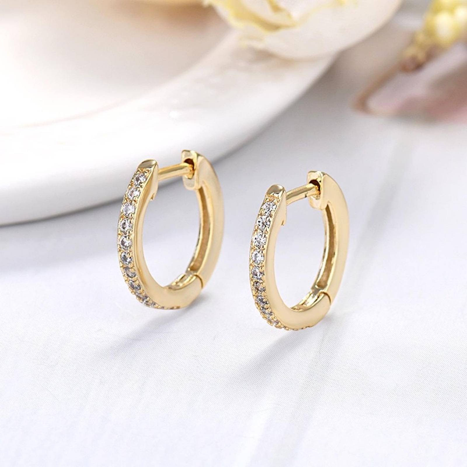 Aretes de Plata 925 y Baño de Oro 18k Aros con Moissanita 