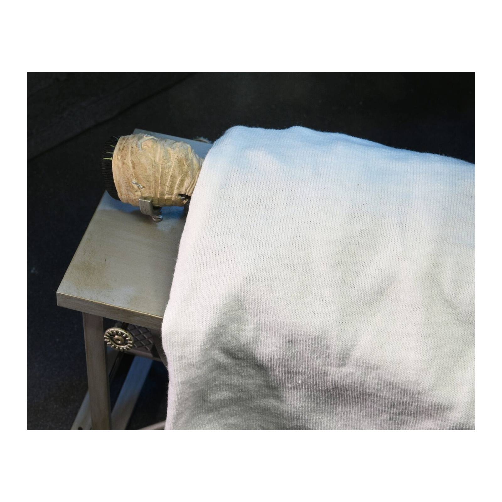 Neca Accessory: Universal Monsters Set Mesa de Frankenstein