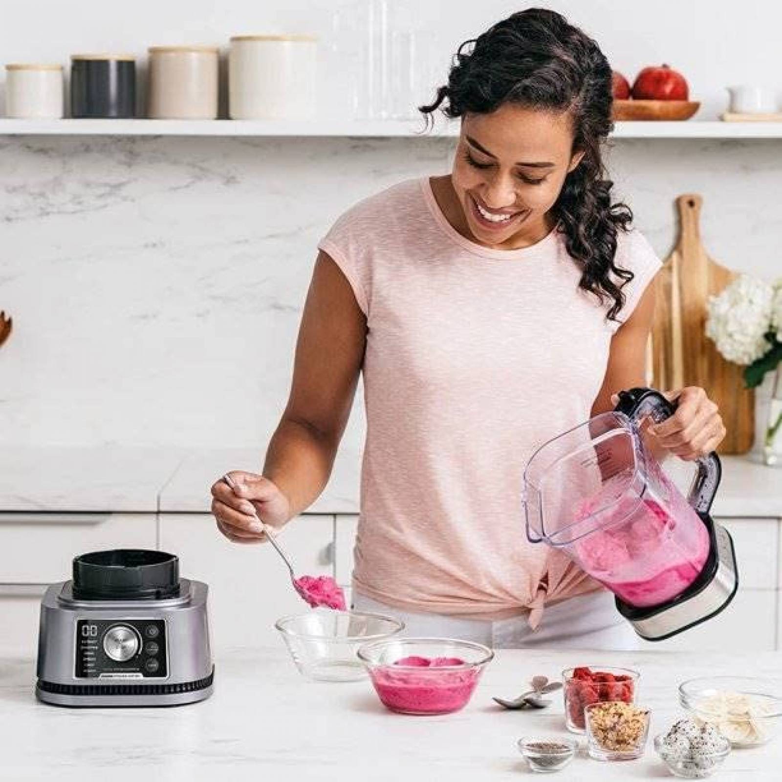 Ninja CO351B Foodi Power Pitcher 4in1 Smoothie Bowl Maker Batidora, trituradora, Mezclador, Procesador de alimentos 1200WP smartTORQUE 6 Auto-iQ (reacondicionado)