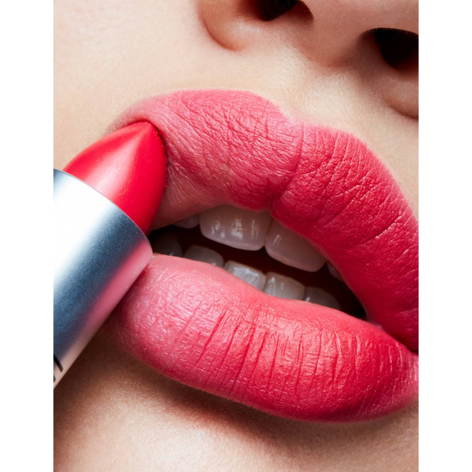 Labial MAC Matte Lipstick Relentlessly Red