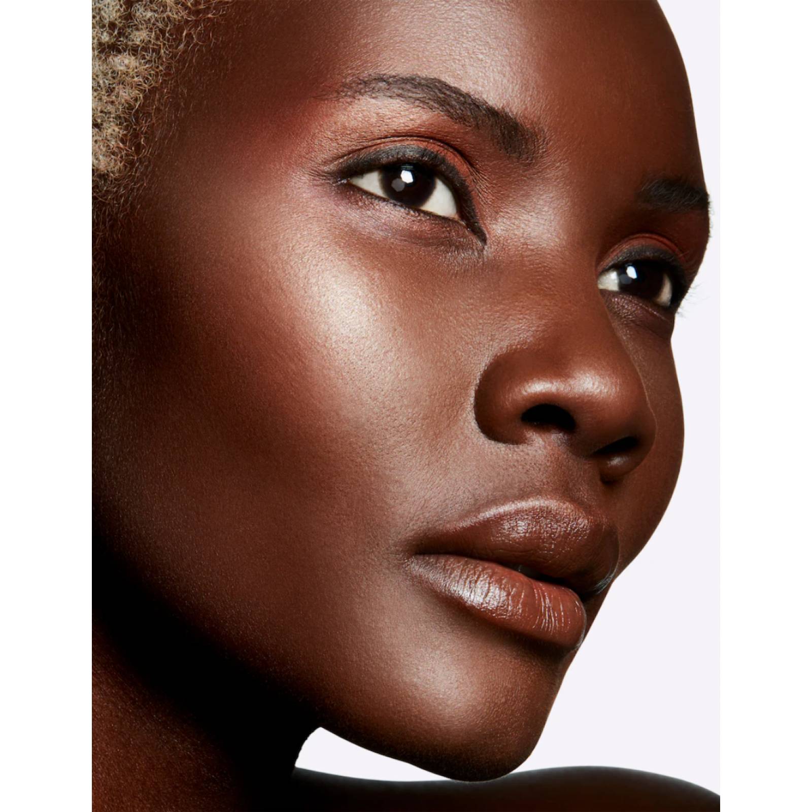 Iluminador MAC Mineralize Skinfinish Global Glow