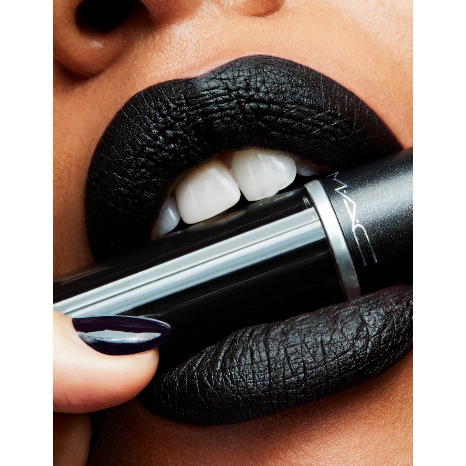 Gloss MAC Retro Matte Lipcolour Caviar