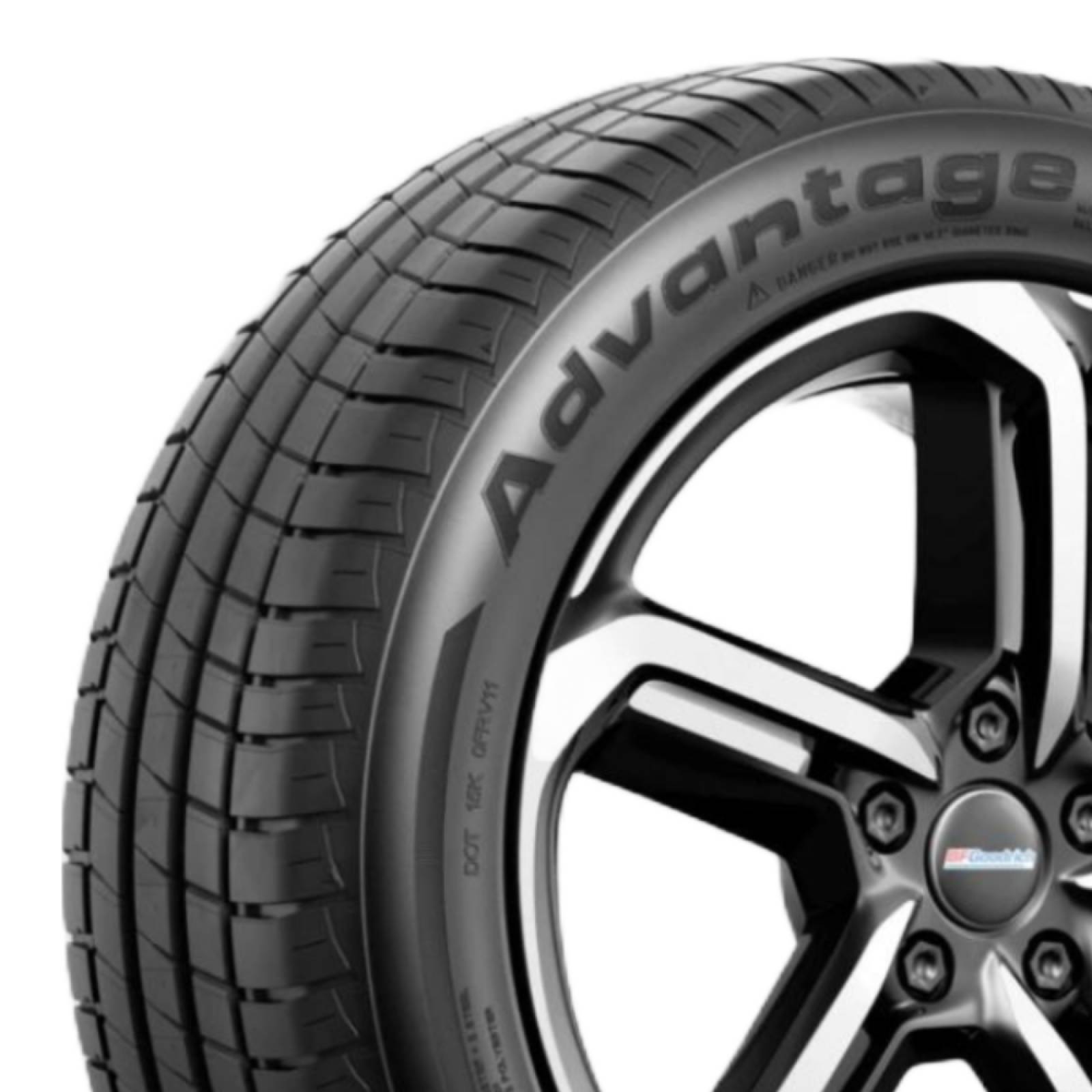 Paquete De 2 Llantas 225/40 R18 Bf Goodrich Advantage Touring 92V