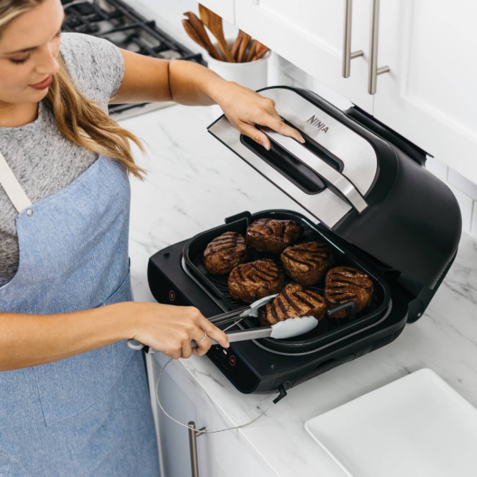 Parrilla eléctrica multifuncional Ninja Foodi FG551 6 en 1, termómetro, negro