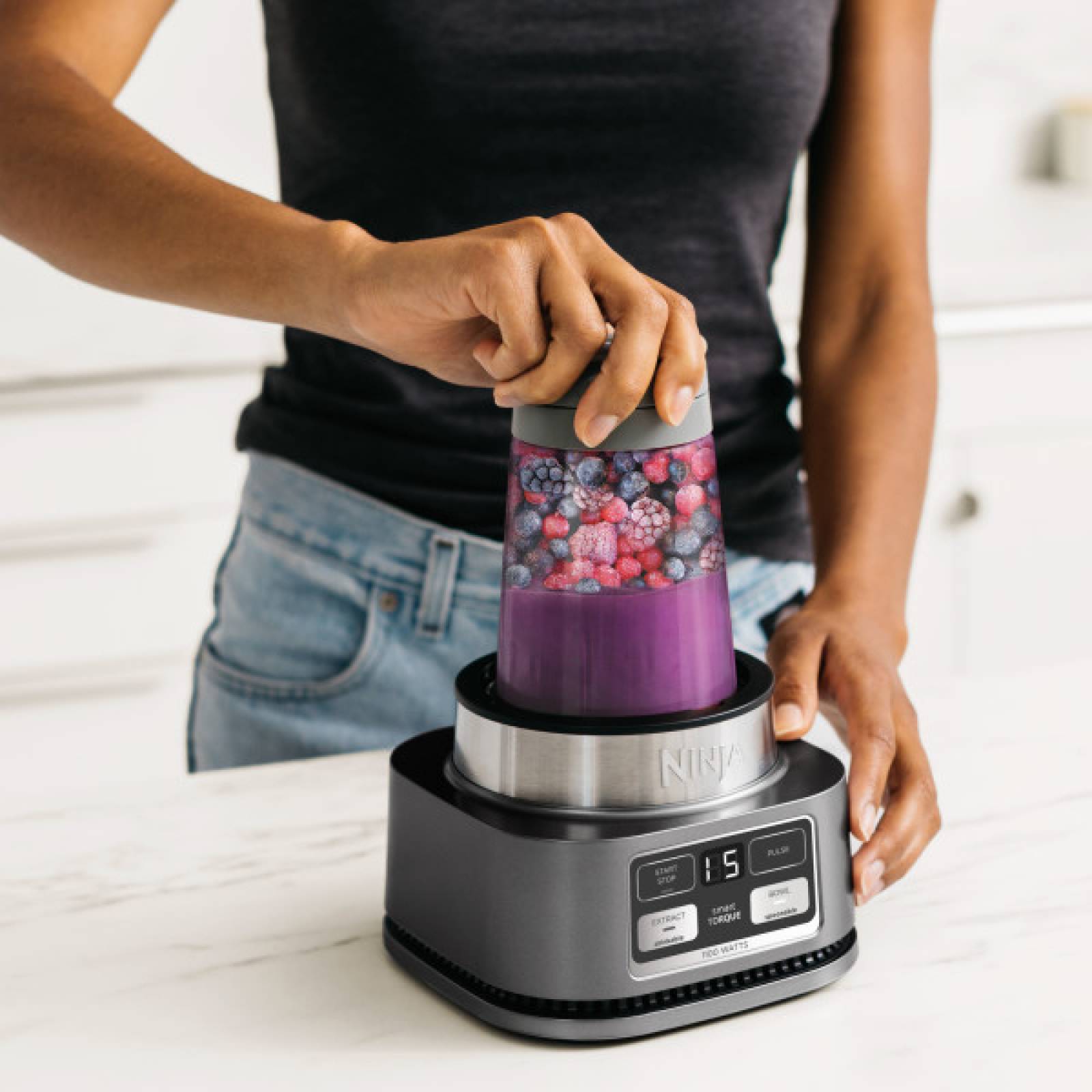 Licuadora Ninja Extractor de nutrientes SS100 2, programas, 1100 watts, 2 vasos, plata
