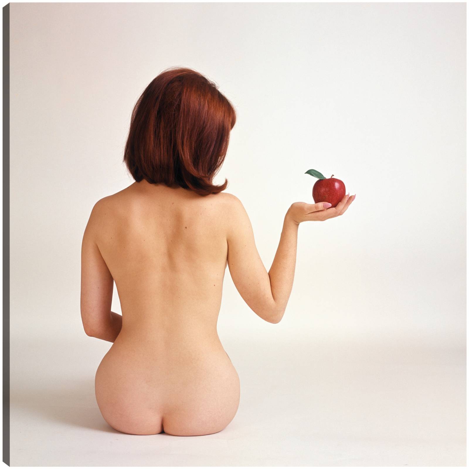 Cuadro Decorativo   Figura Femenina con Manzana 56 cm x 56 cm