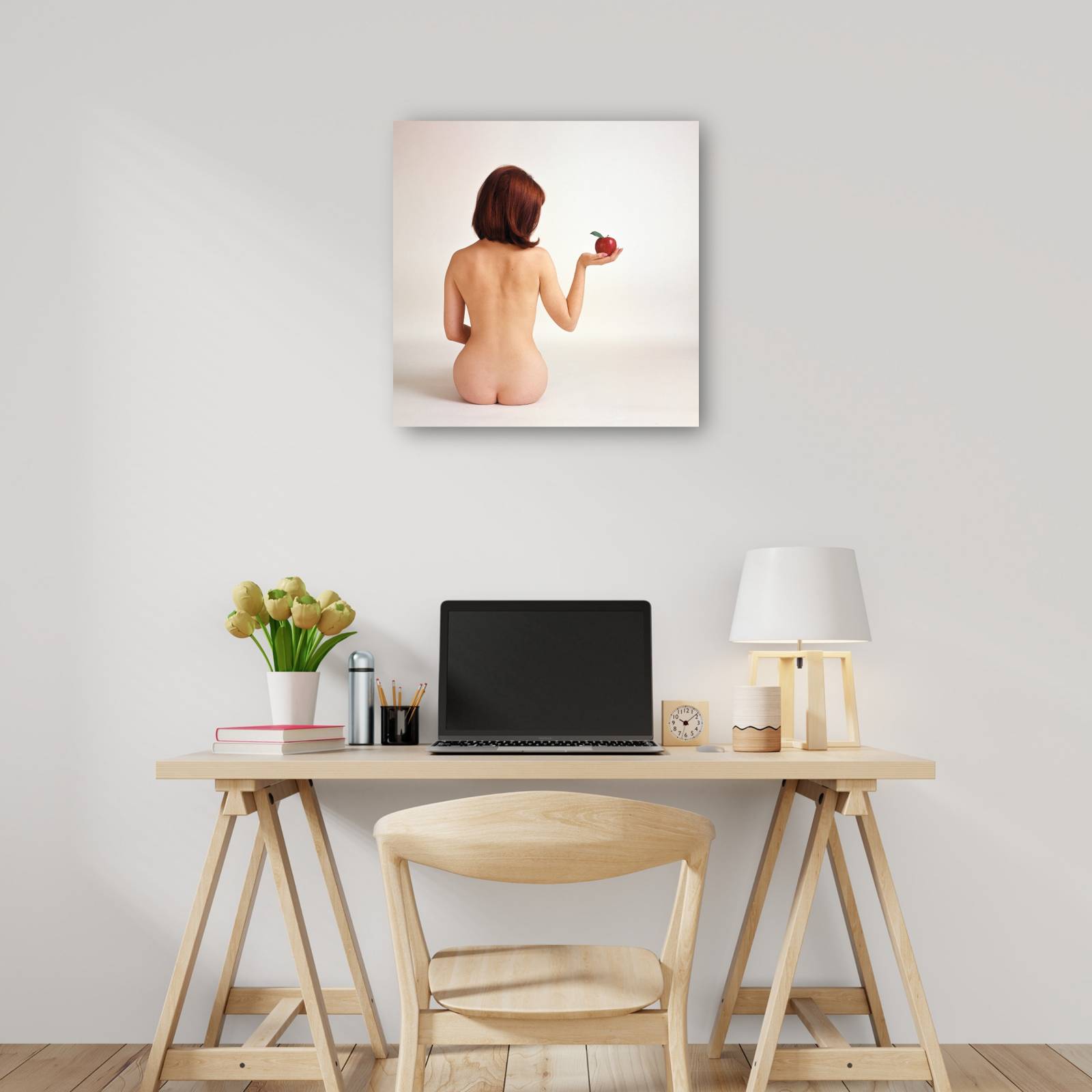 Cuadro Decorativo   Figura Femenina con Manzana 56 cm x 56 cm