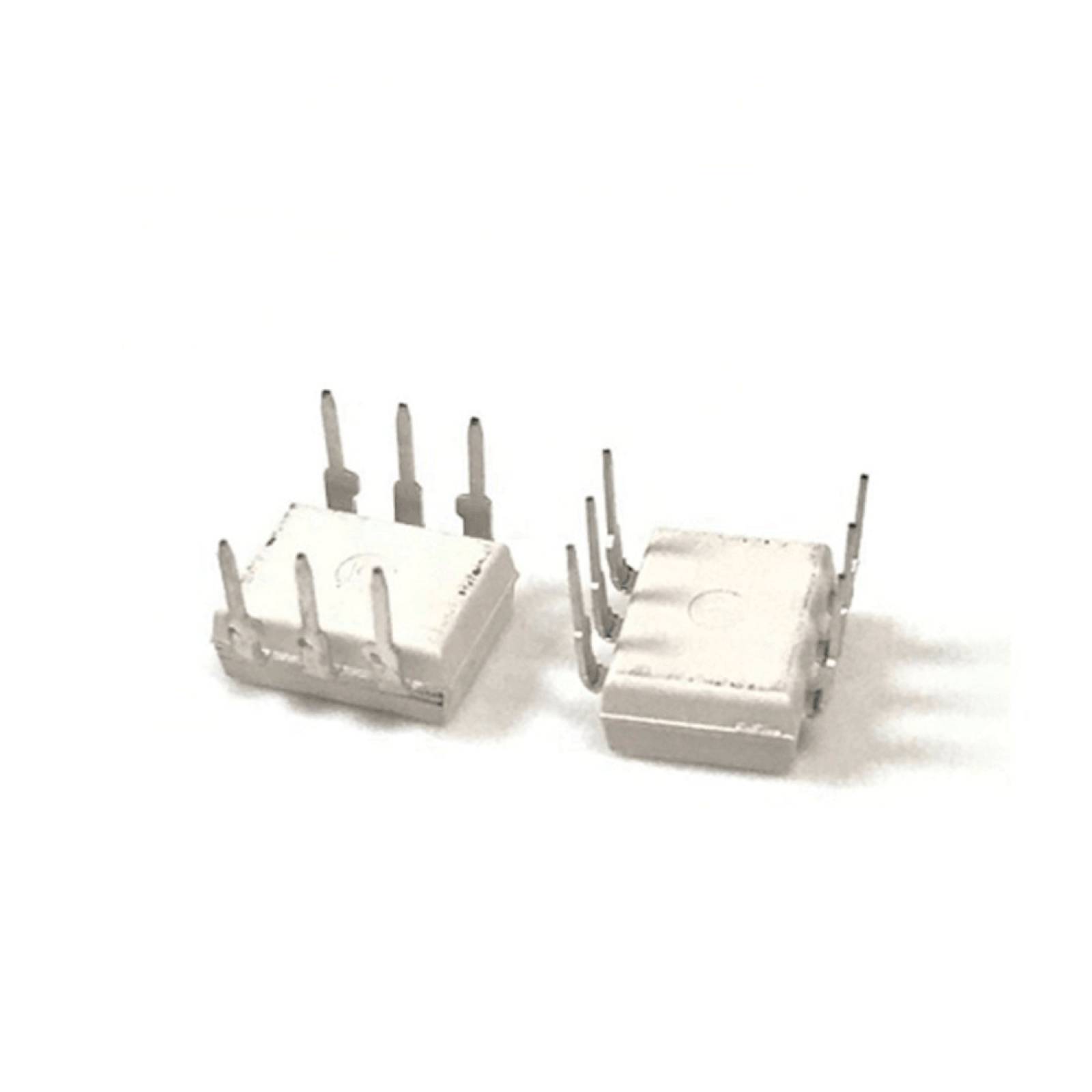 Optoacoplador 4N26 de Salida de Fototransistor Blanco.