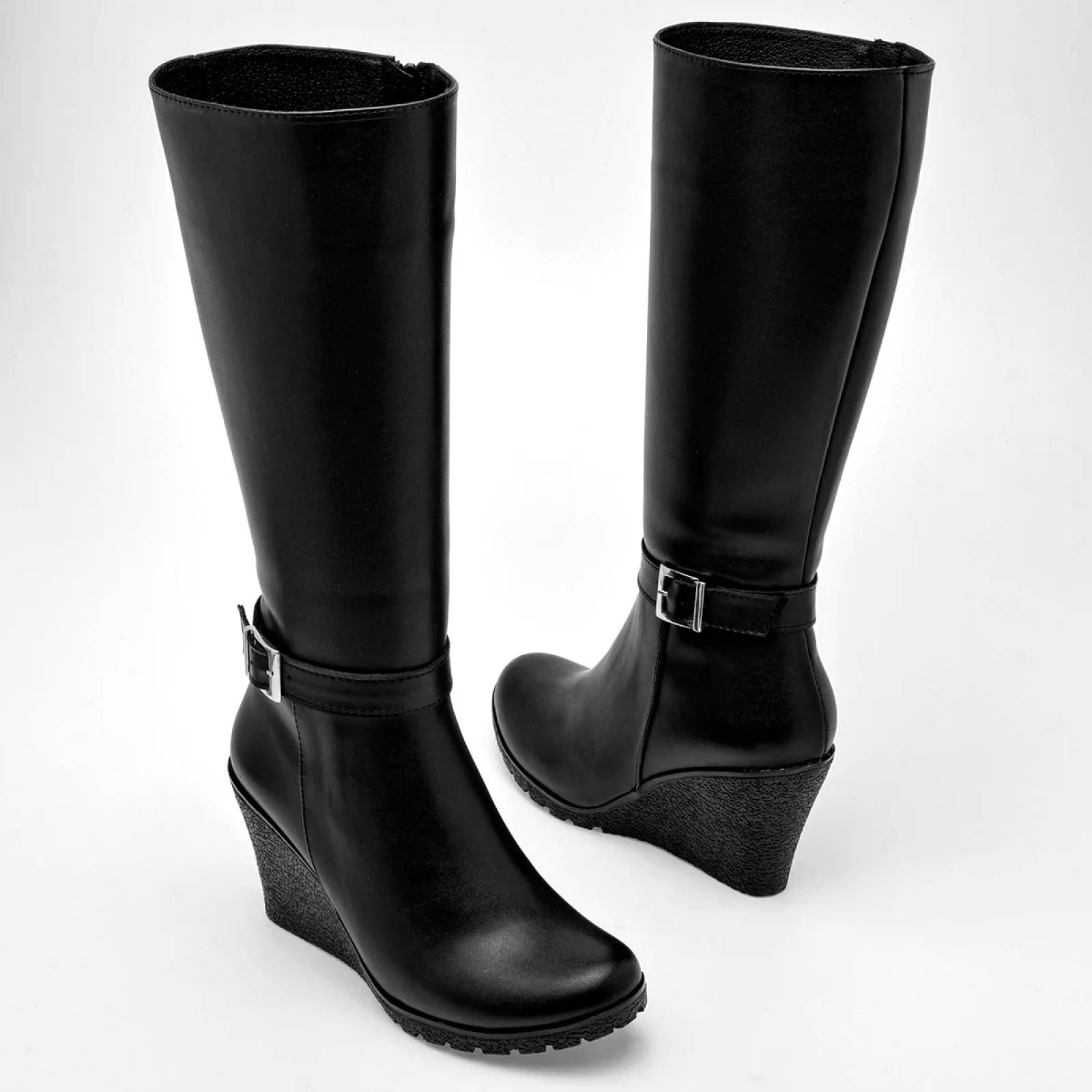 BOTA LARGA DE PLATAFORMA Para Mujer Catalina 8054, Color Negro CE V7