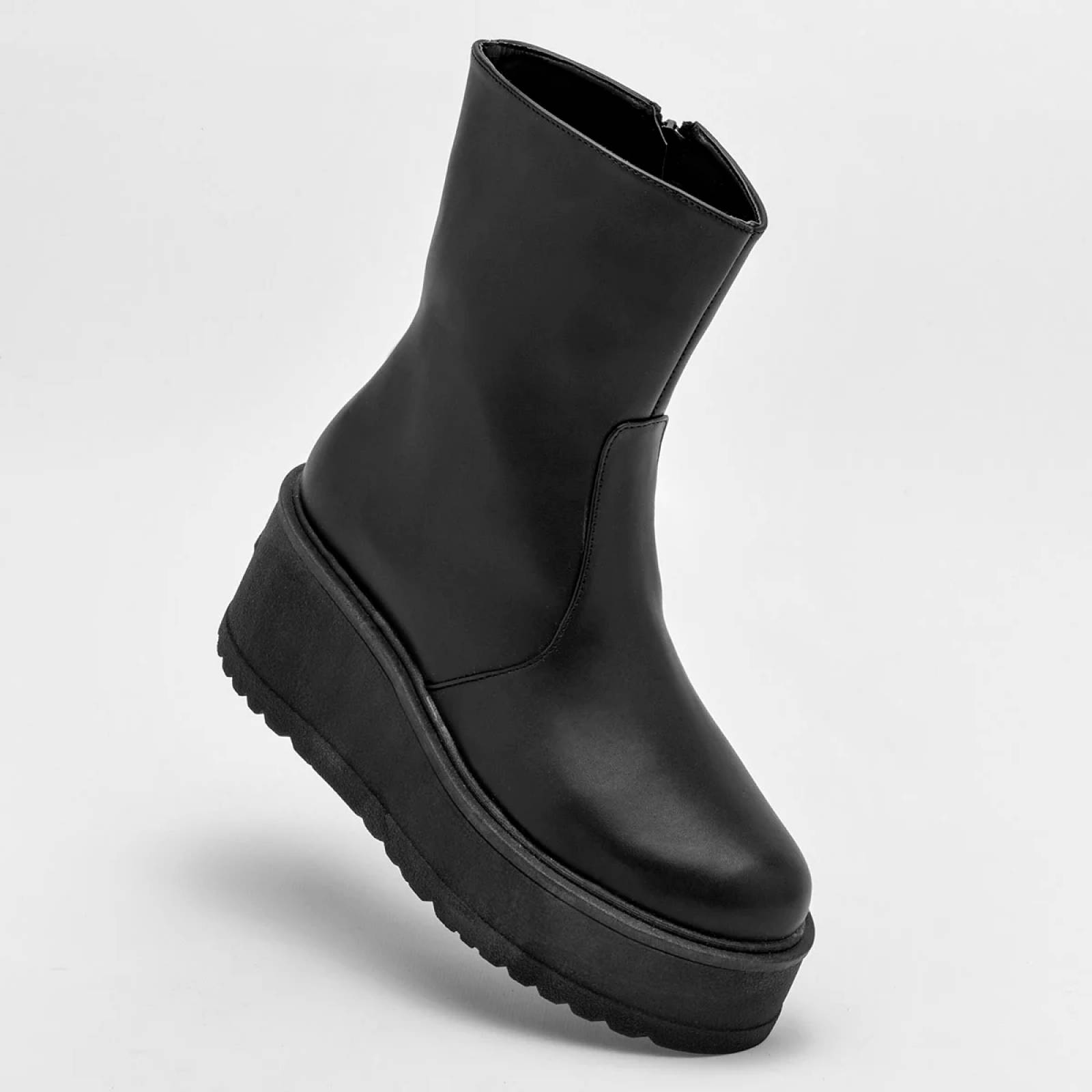 BOTA CHUNKY CON CIERRE Para Mujer Lady one NA1189, Color Negro CE V7