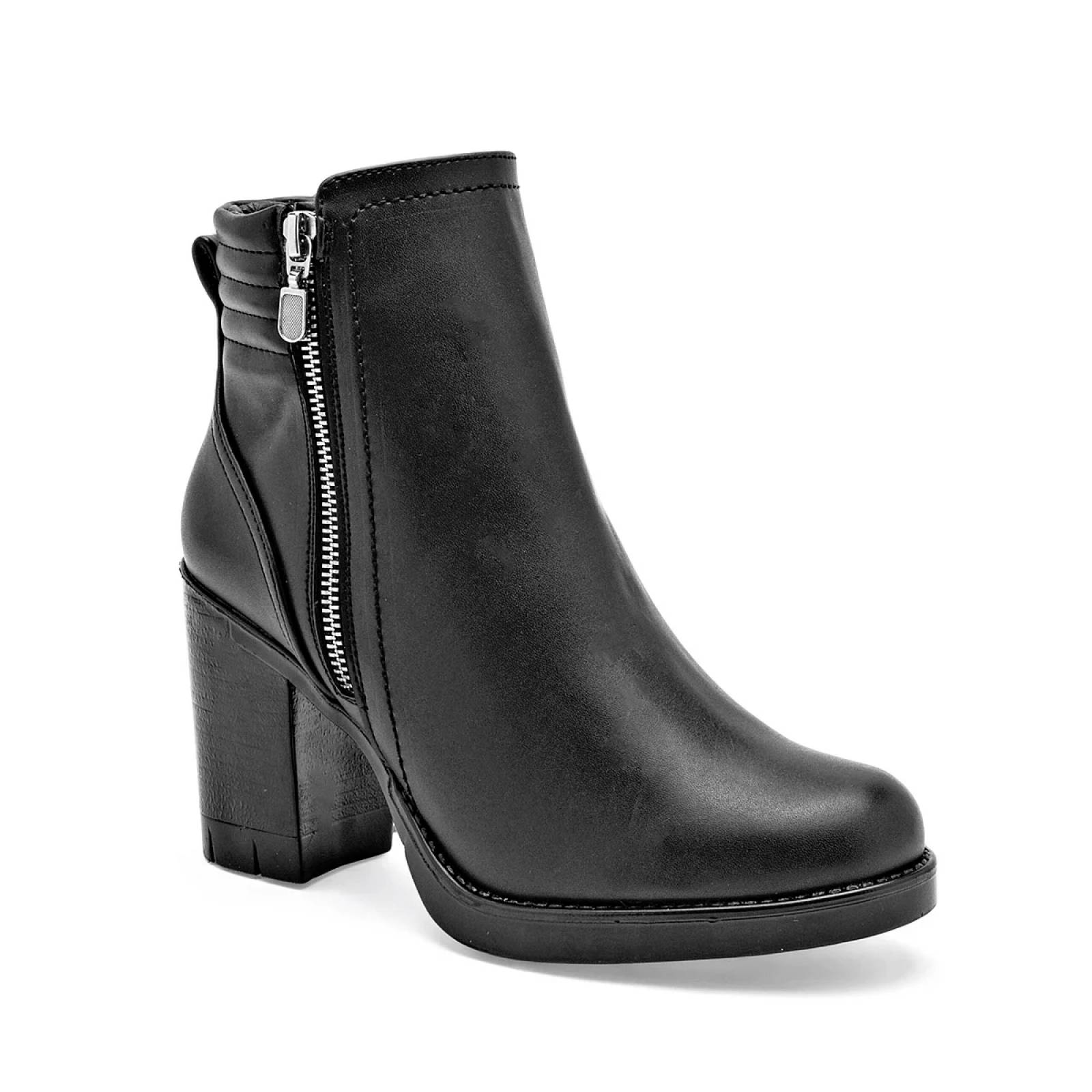 BOTA CON CIERRE Y PLATAFORMA Para Mujer Moramora 1063070, Color Negro CE V7