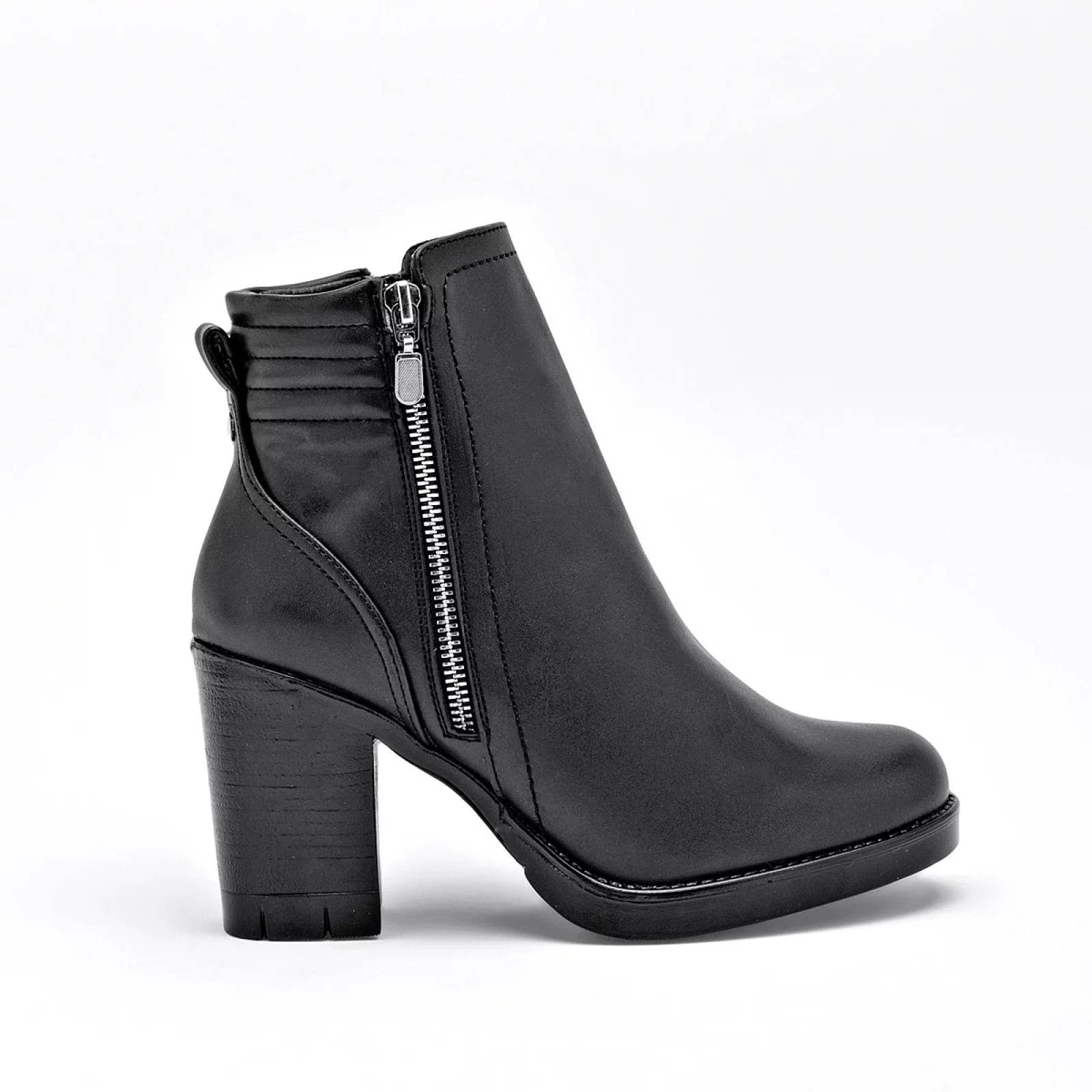 BOTA CON CIERRE Y PLATAFORMA Para Mujer Moramora 1063070, Color Negro CE V7