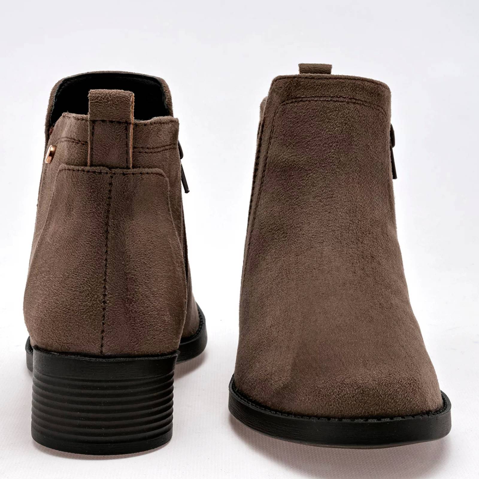 BOTIN GAMUZA TACON CUADRADO Para Mujer Step gio 1100, Color CAMEL CE V7