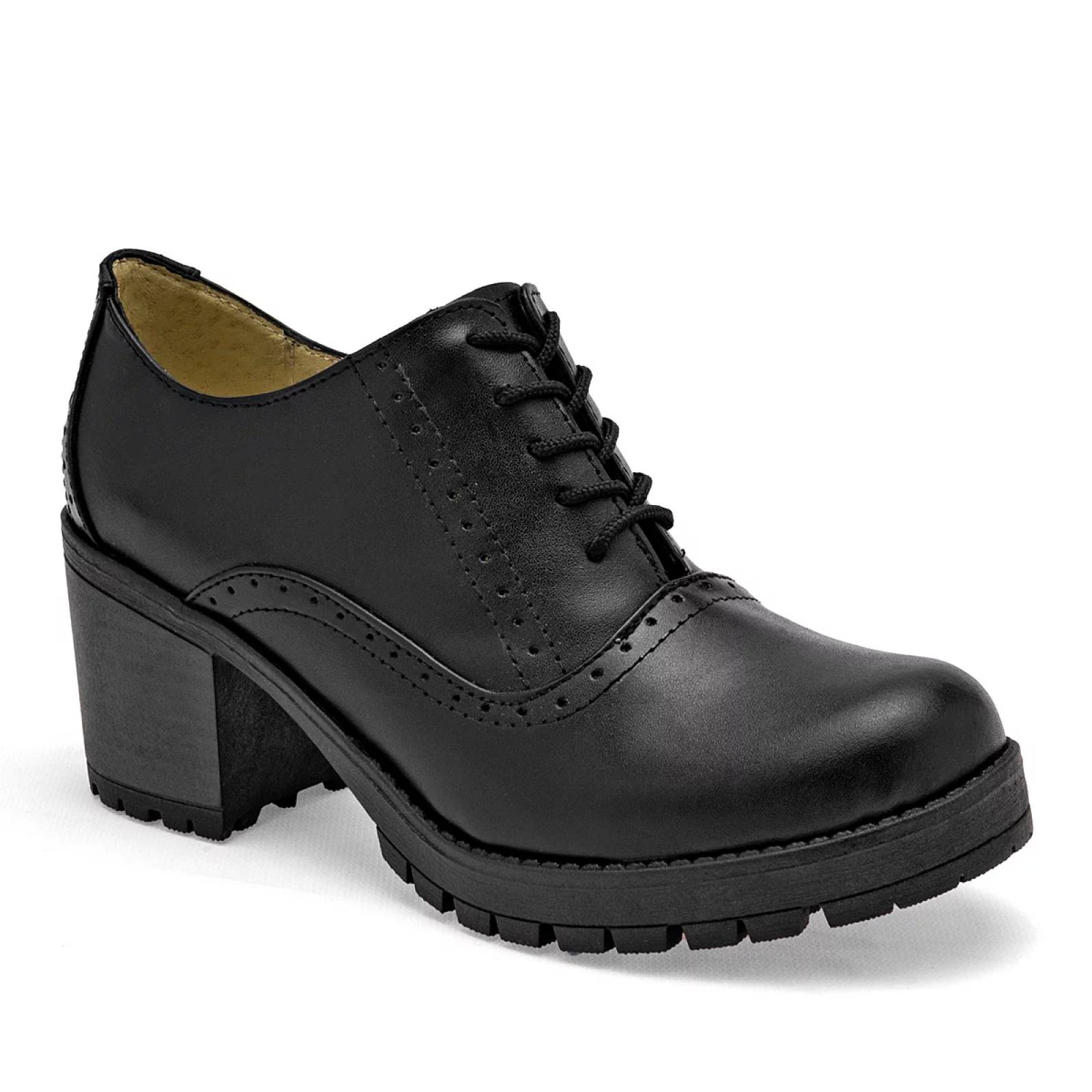 Zapato negro online cerrado