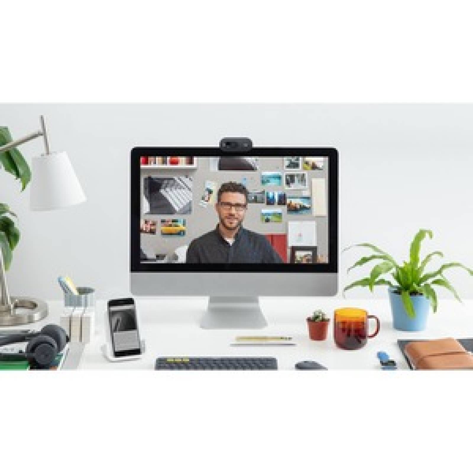 Logitech Cámara Web Logitech C505 - 1.2Megapíxel - 30fps - Negro - USB Tipo A - 1280 x 720 Vídeo - Foco Estático - Panta