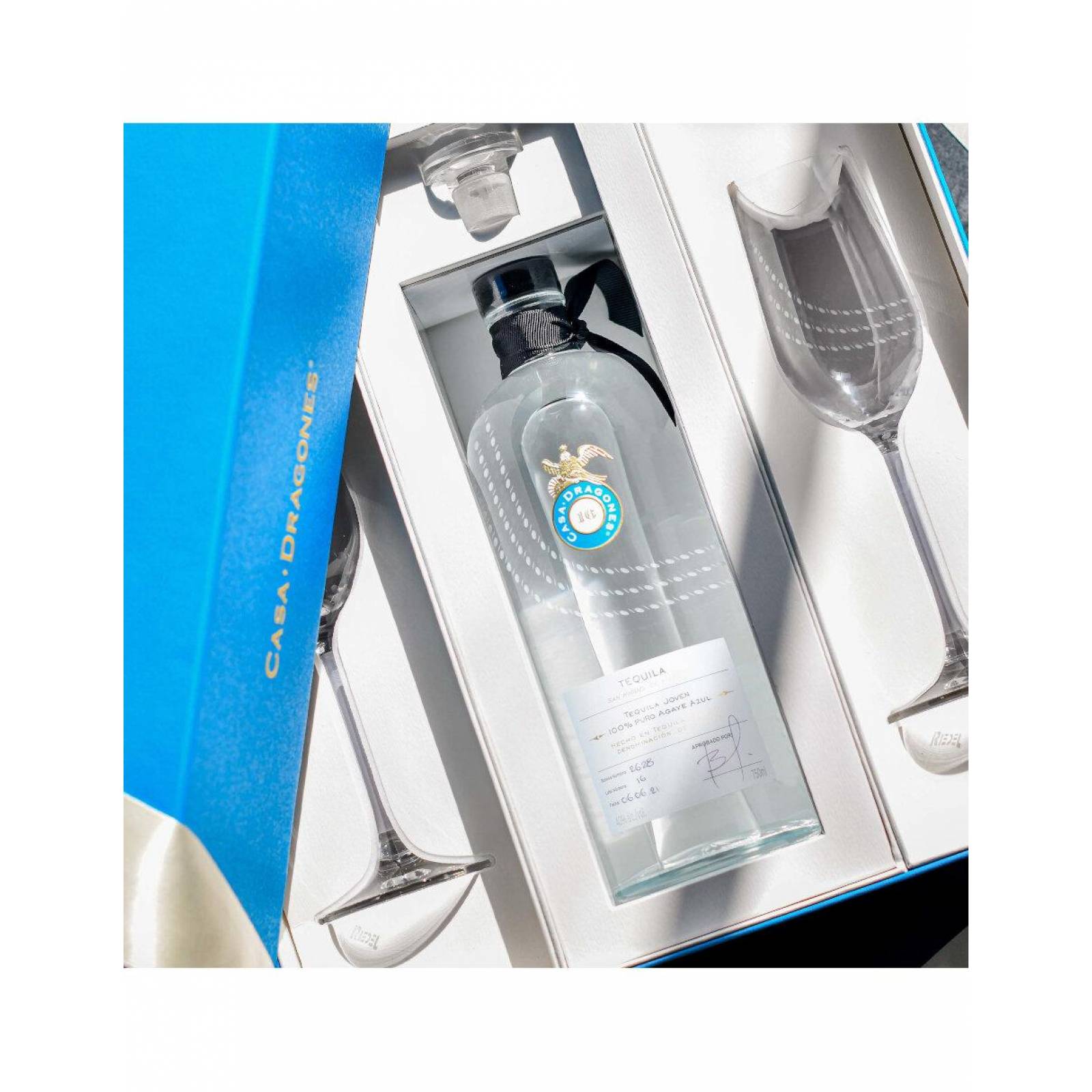 Caja de 3 Tequila Casa Dragones Joven +2 Copas 750 ml