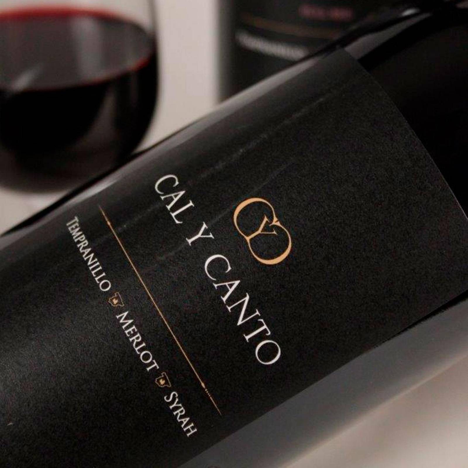 Vino Tinto Cal y Canto Tempranillo - Merlot - Syrah 750 ml