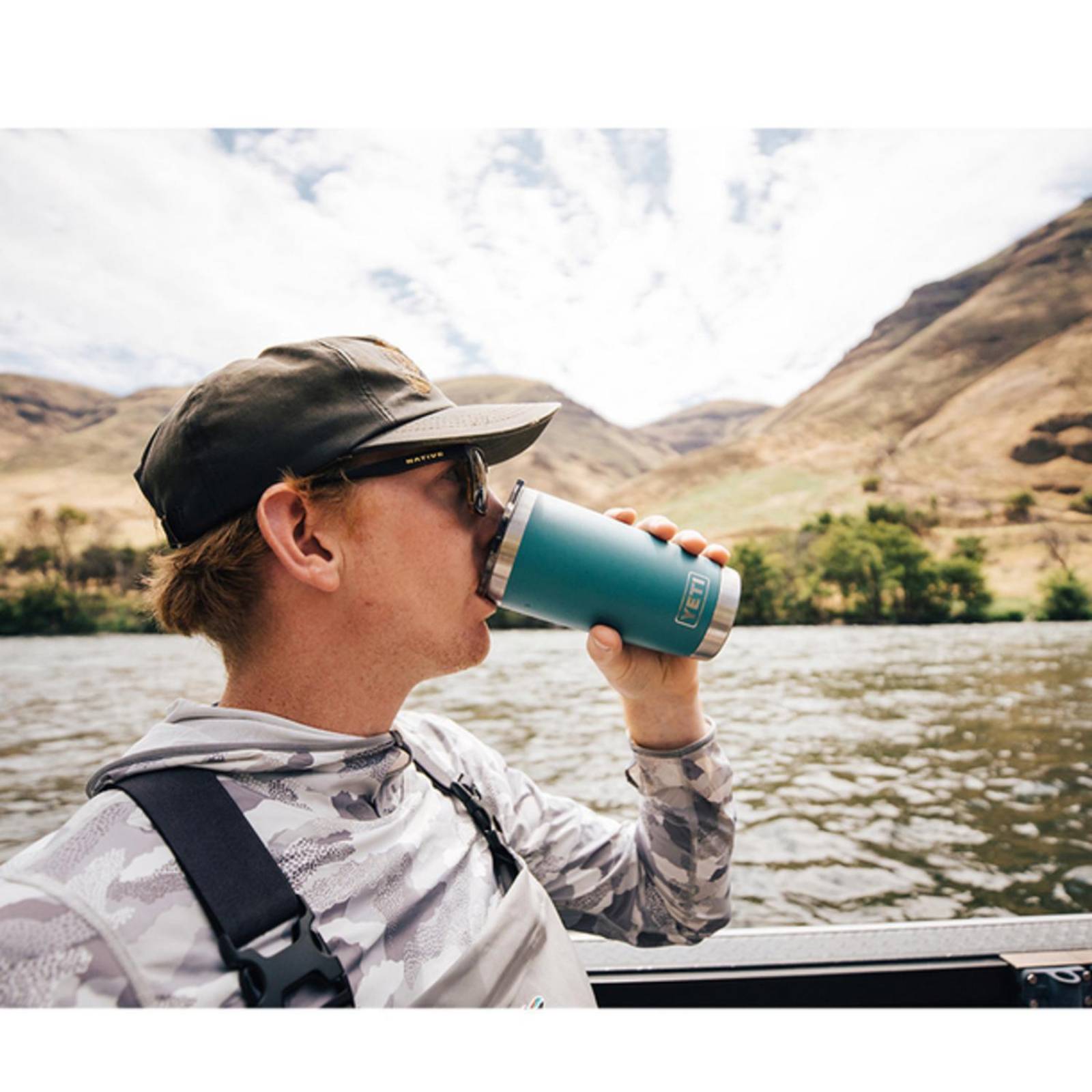 Termo Yeti Rambler 20 OZ con Magslider - Azul Navy 
