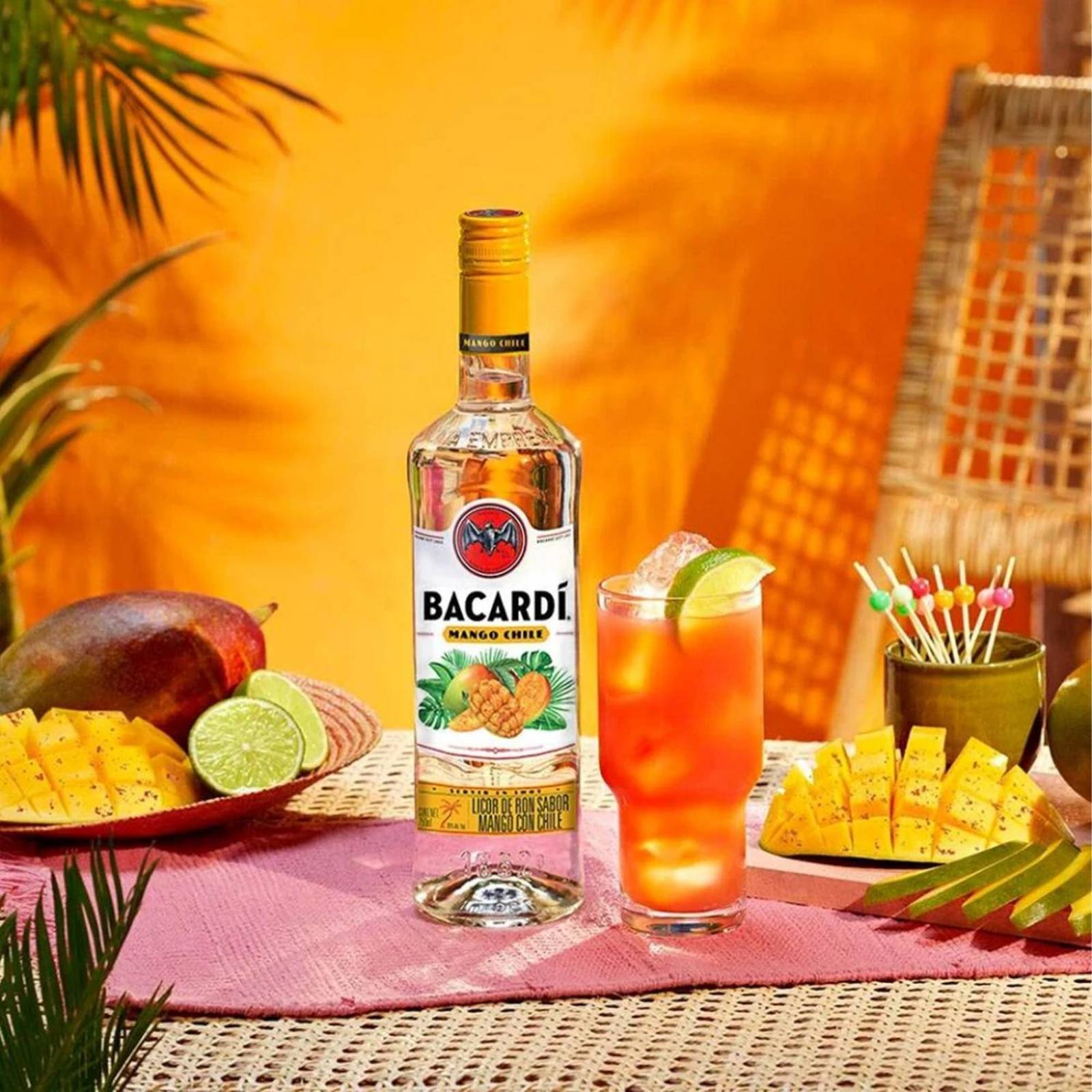 Ron Bacardí Carta Blanca 750 ml + Mango Chile 200 ml 