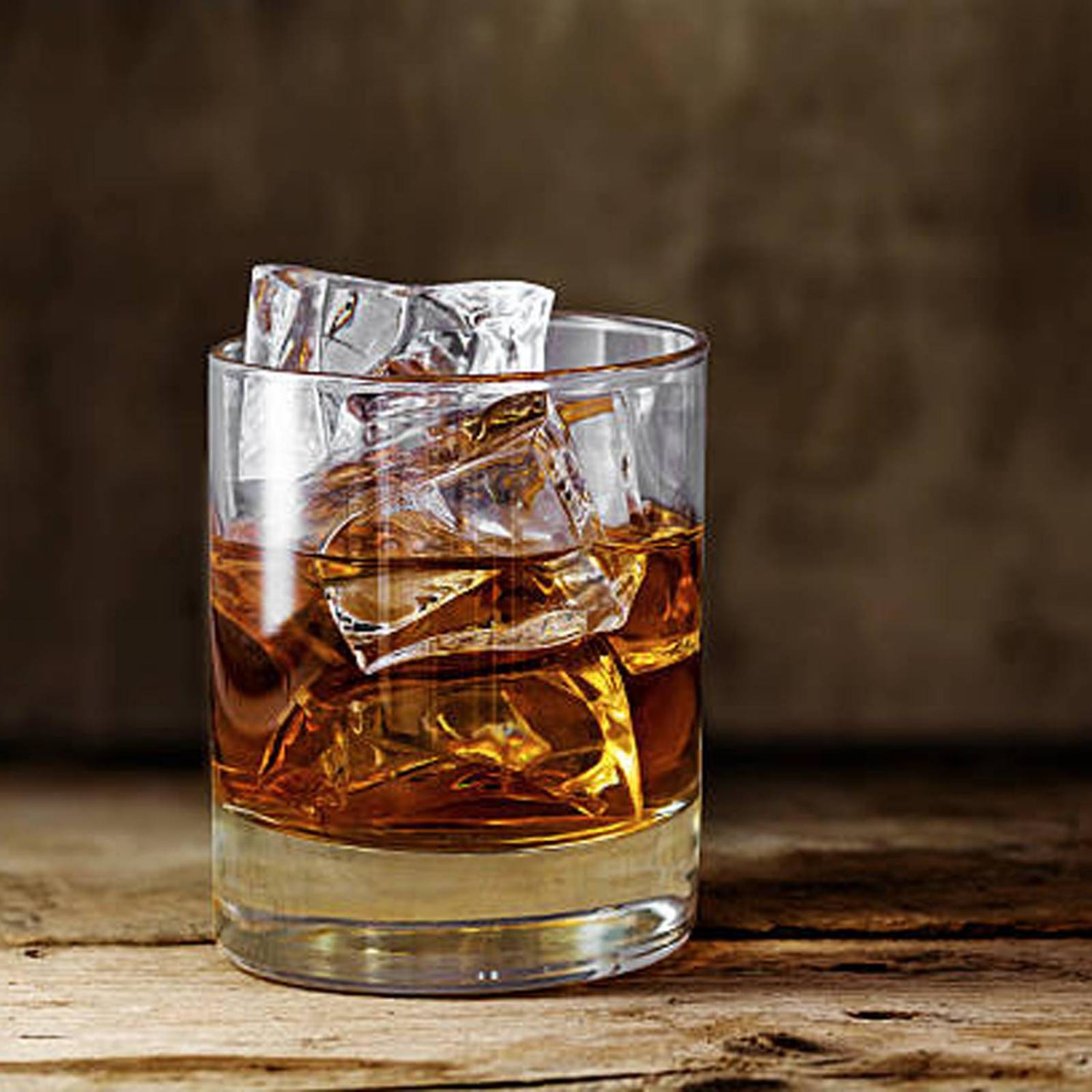 Ron Brugal 1888 Gran Reserva 700 ml + 2 vasos