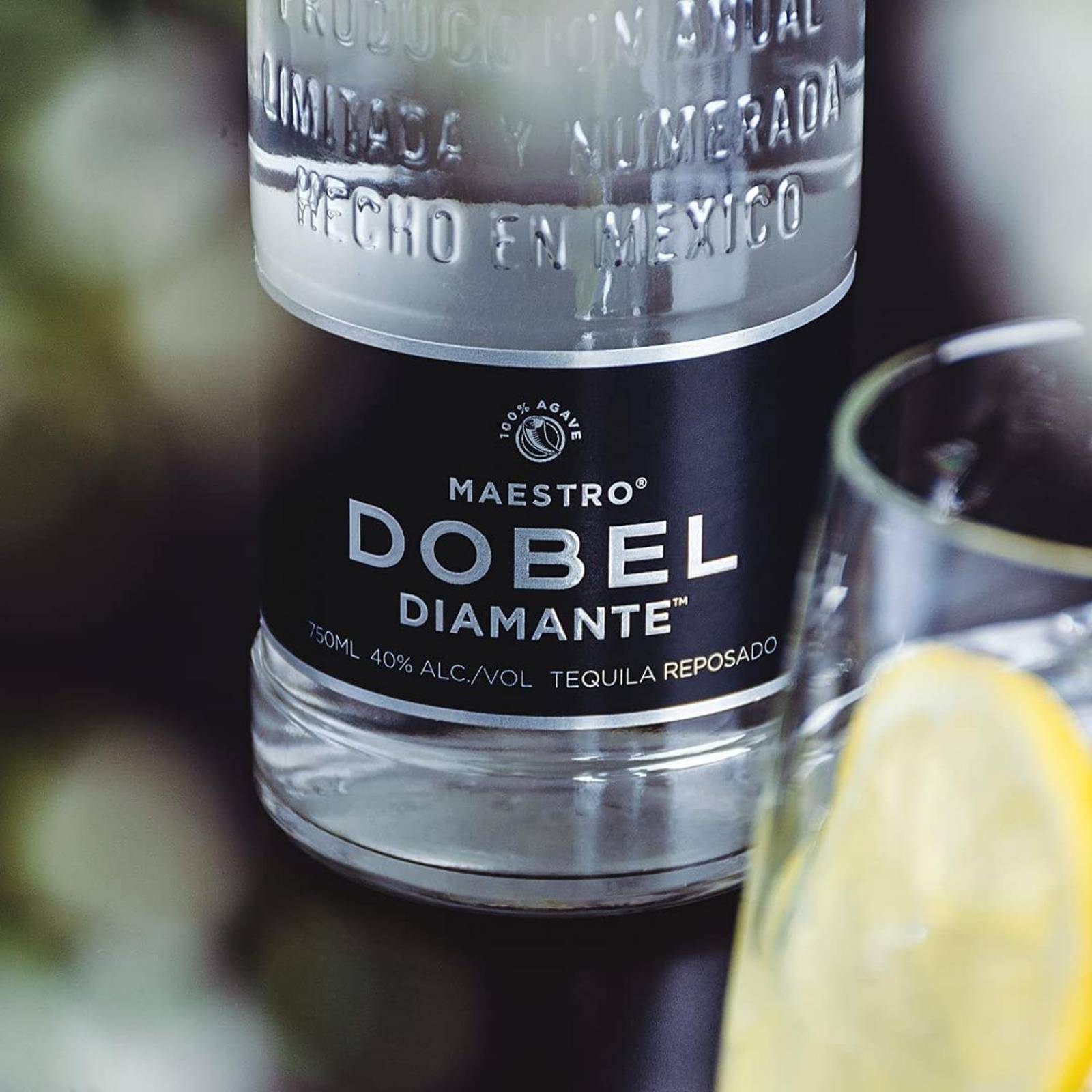 Tequila Maestro Dobel Diamante 700 ml + 2L Perrier 