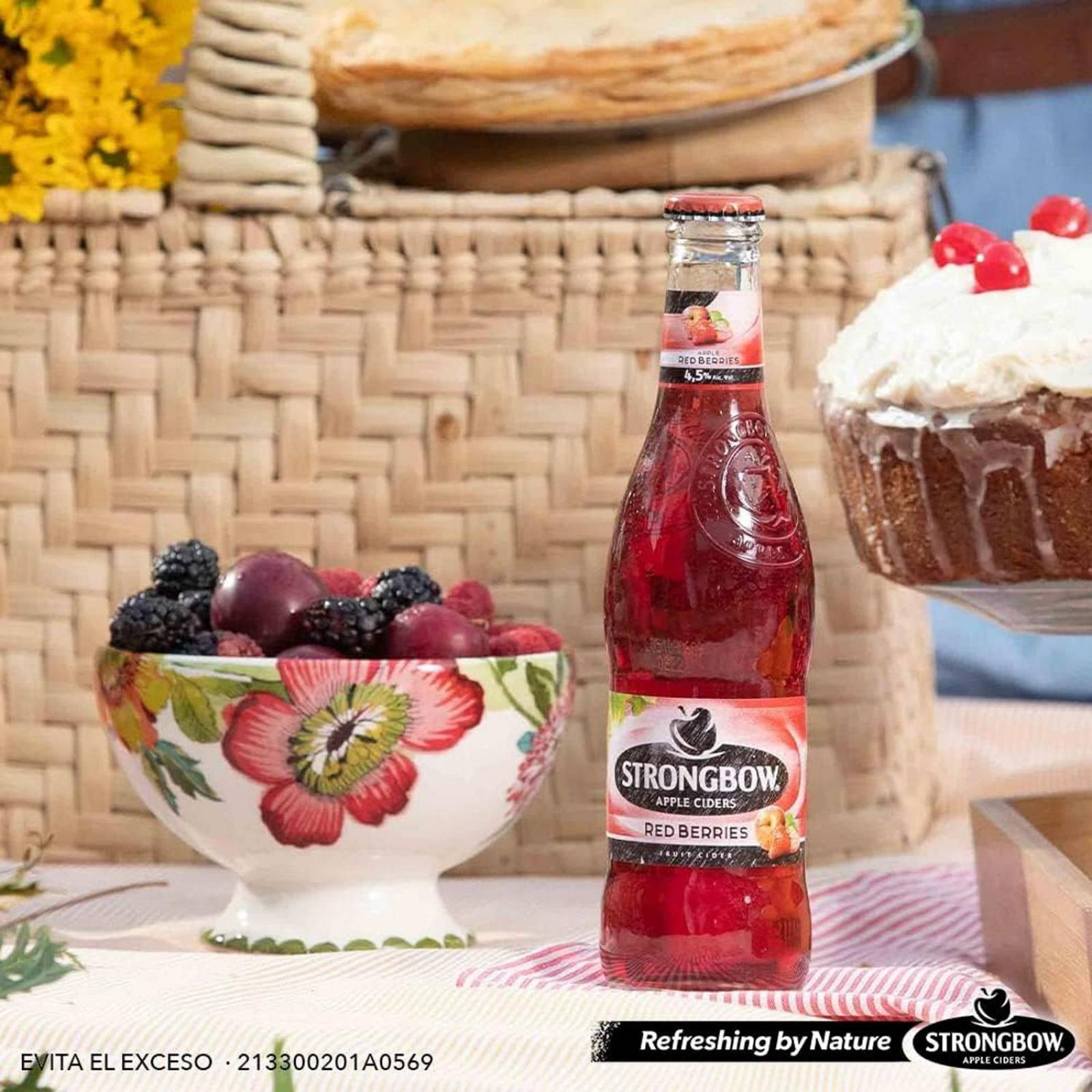 Pack de 12 Bebida alcohólica Strongbow Apple Ciders Red Berries 330 ml