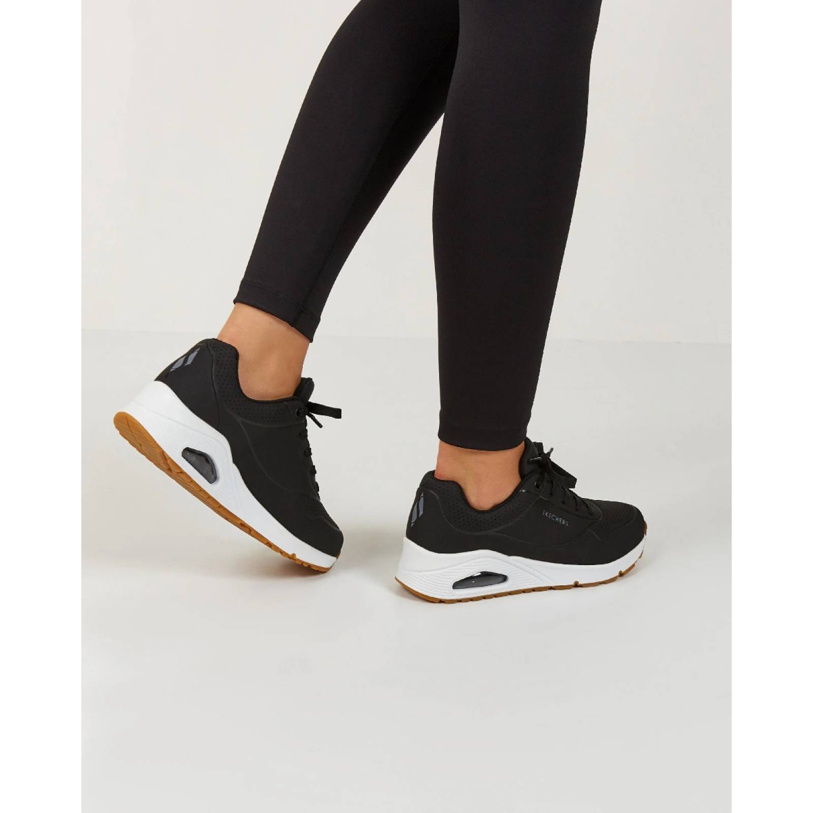 Tenis Skechers Uno Stand On Air Negro Blanco Para Hombre