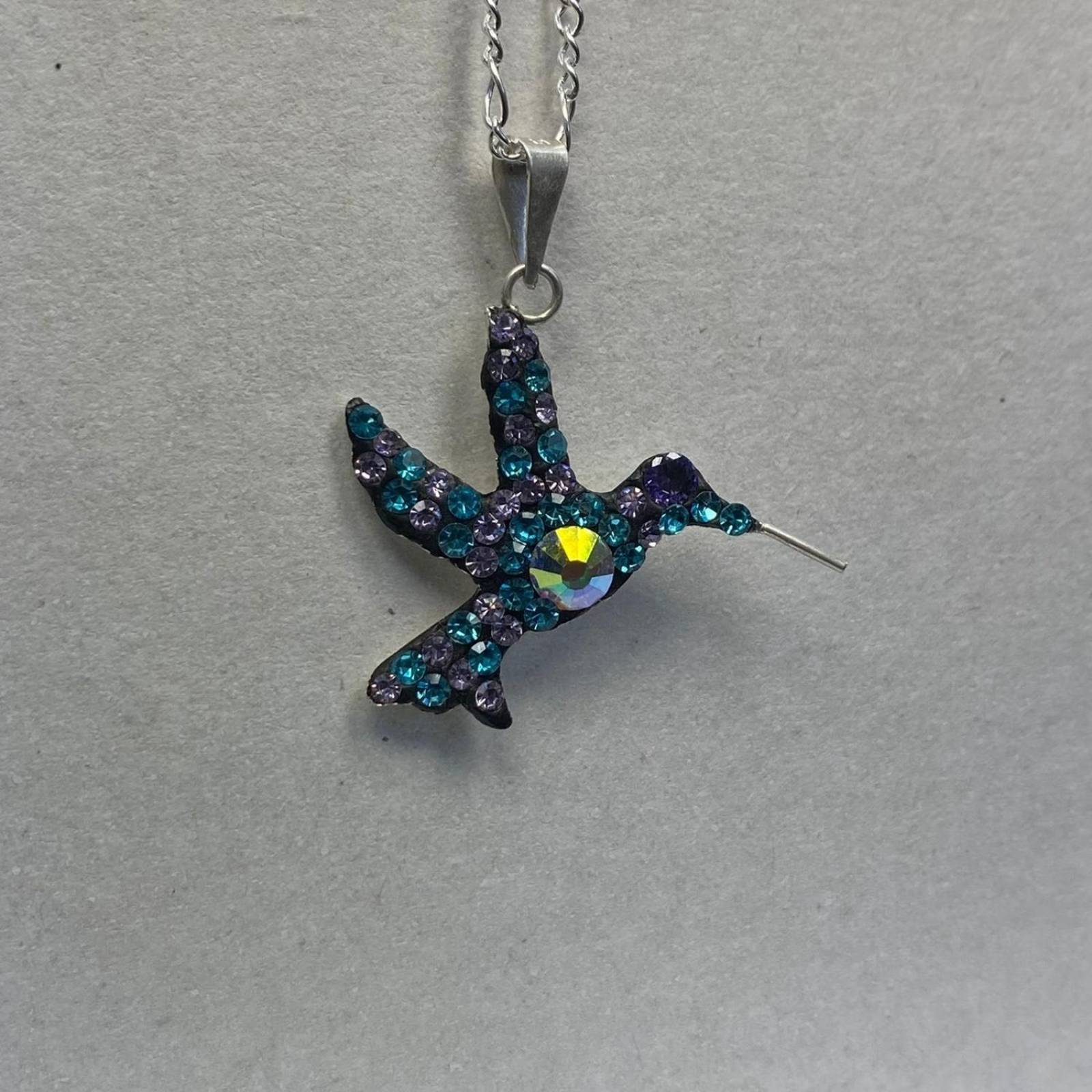 Dijes Colibrí Zirconias Plata Solida 925 + Cadena Plata 925 Azul Morado Alto/Ancho: 3.5 cm x 2.5 cm