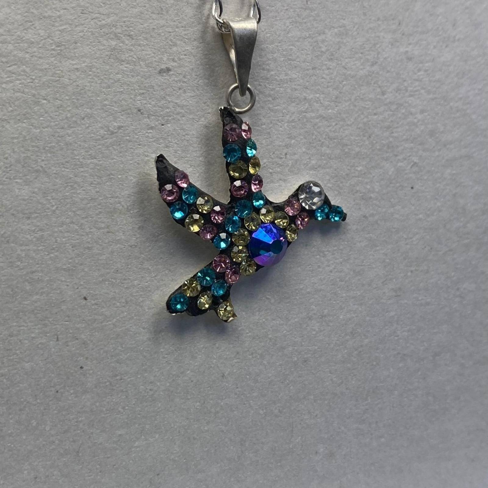 Dijes Colibrí Zirconias Plata Solida 925 + Cadena Plata 925 Alto/Ancho: 3.5 cm x 2.5 cm Amarillo Azul
