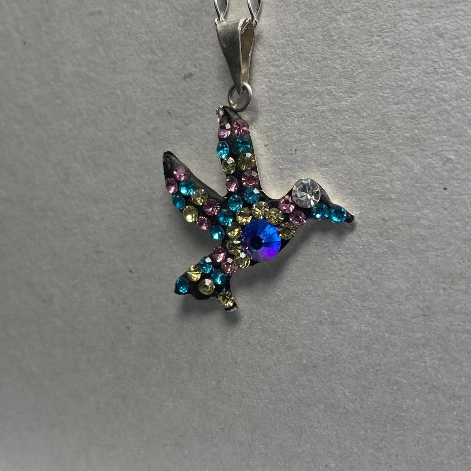 Dijes Colibrí Zirconias Plata Solida 925 + Cadena Plata 925 Alto/Ancho: 3.5 cm x 2.5 cm Amarillo Azul