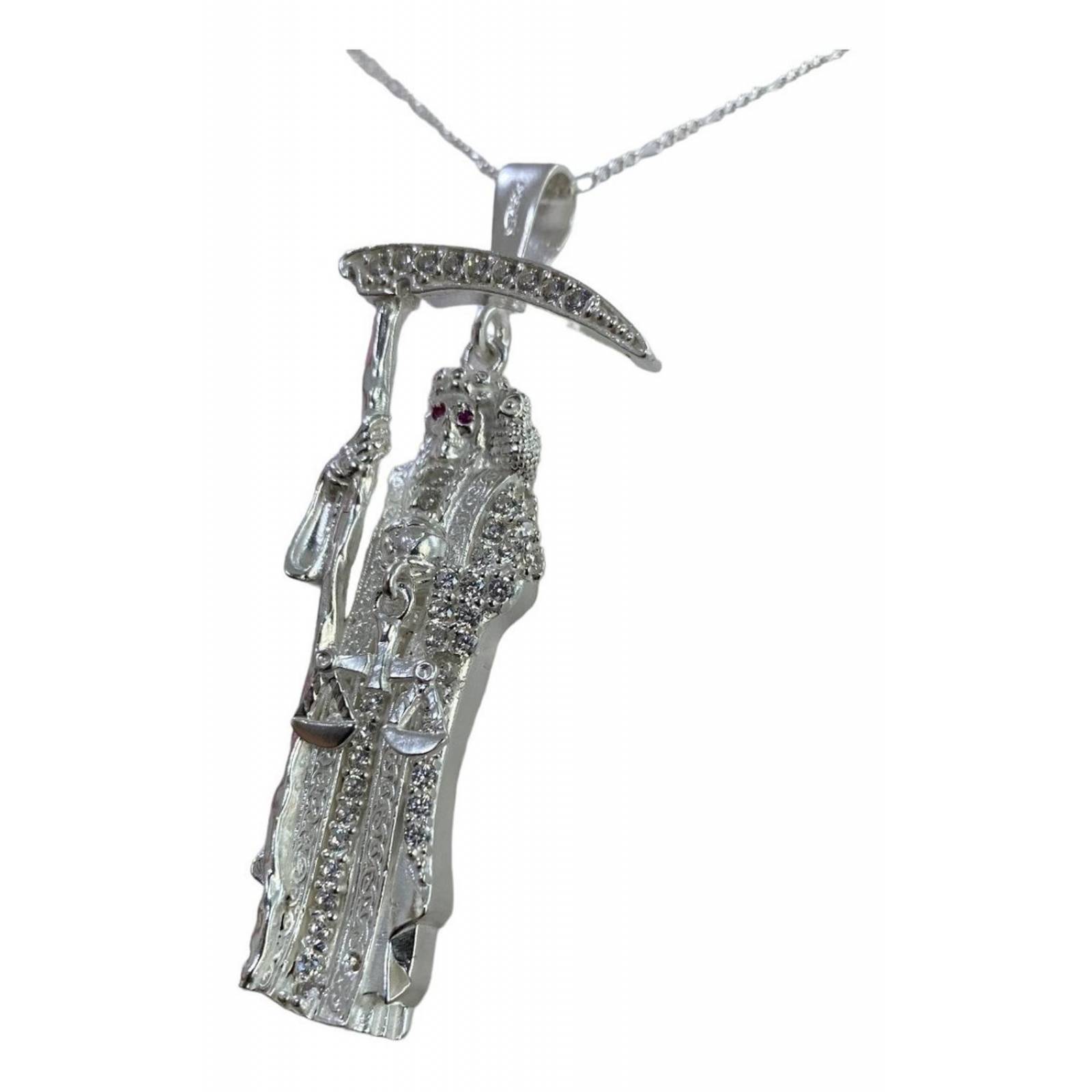 Medalla Santa Muerte Con Zirconias En Plata 925 + Cadena Alto/Ancho: 6.4 cm x 2.3 cm Guadaña grande