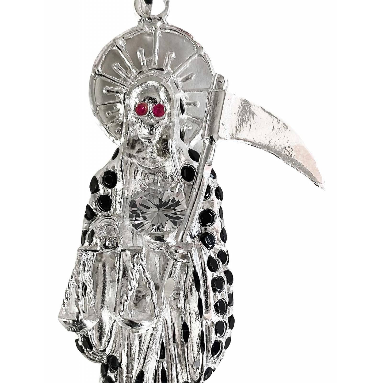 Dije Medalla Gigante Santa Muerte Con Zirconias En Plata 925 Negro Alto/Ancho: 9 cm x 3.8 cm