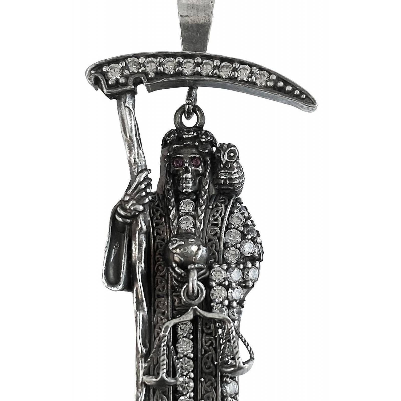 Dije Medalla Grande Santa Muerte Con Zirconias En Plata 925 Negro Alto/Ancho: 7 cm x 2.8 cm