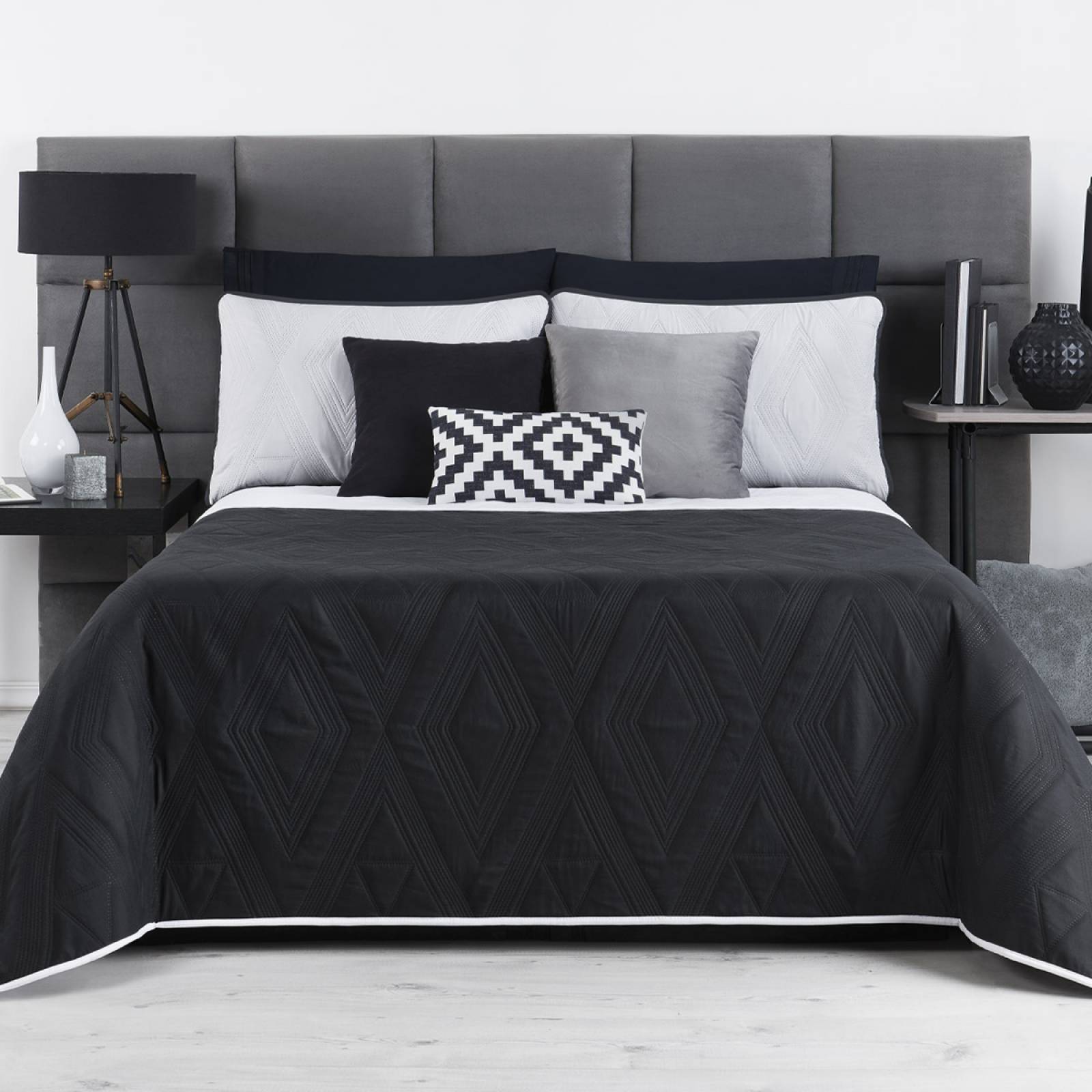 Edredón Ligero Individual Doble Vista con Funda Negro - Blanco REAL TEXTIL.