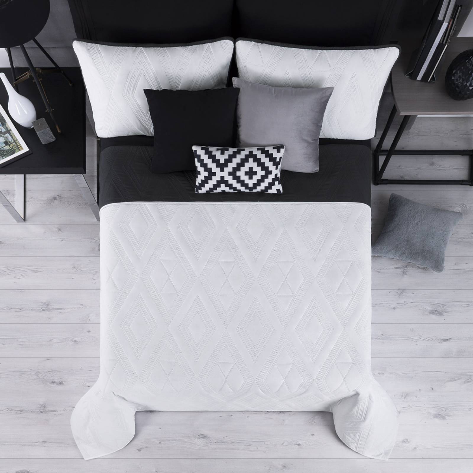 Edredón Ligero Individual Doble Vista con Funda Negro - Blanco REAL TEXTIL.