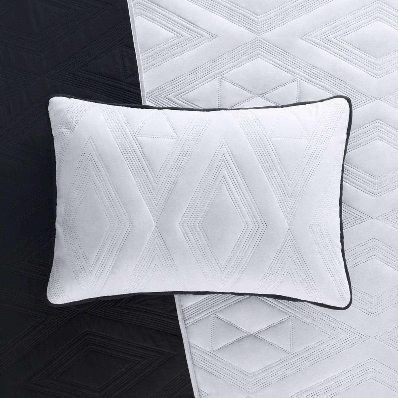 Edredón Ligero Individual Doble Vista con Funda Negro - Blanco REAL TEXTIL.