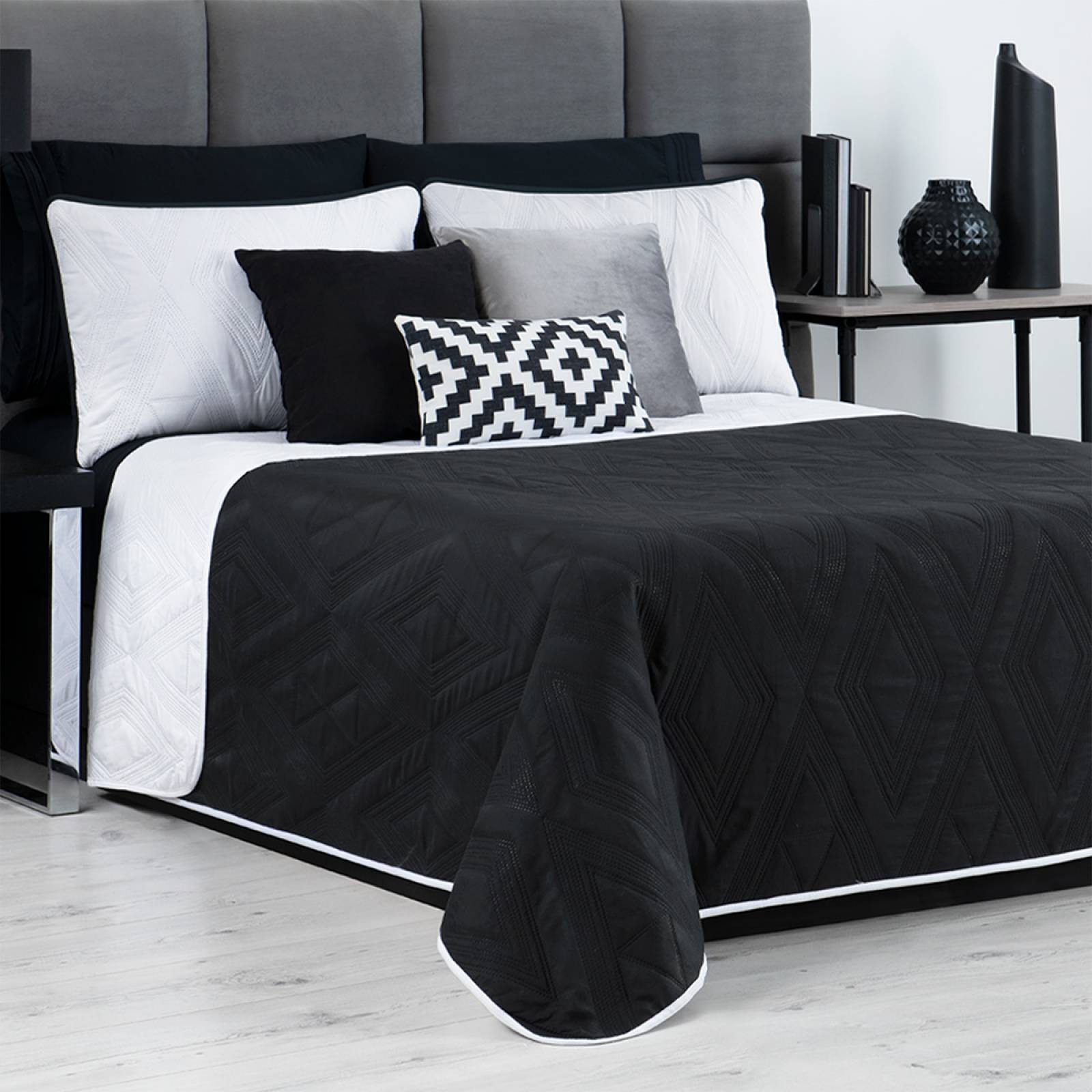 Edredón Ligero Individual Doble Vista con Funda Negro - Blanco REAL TEXTIL.