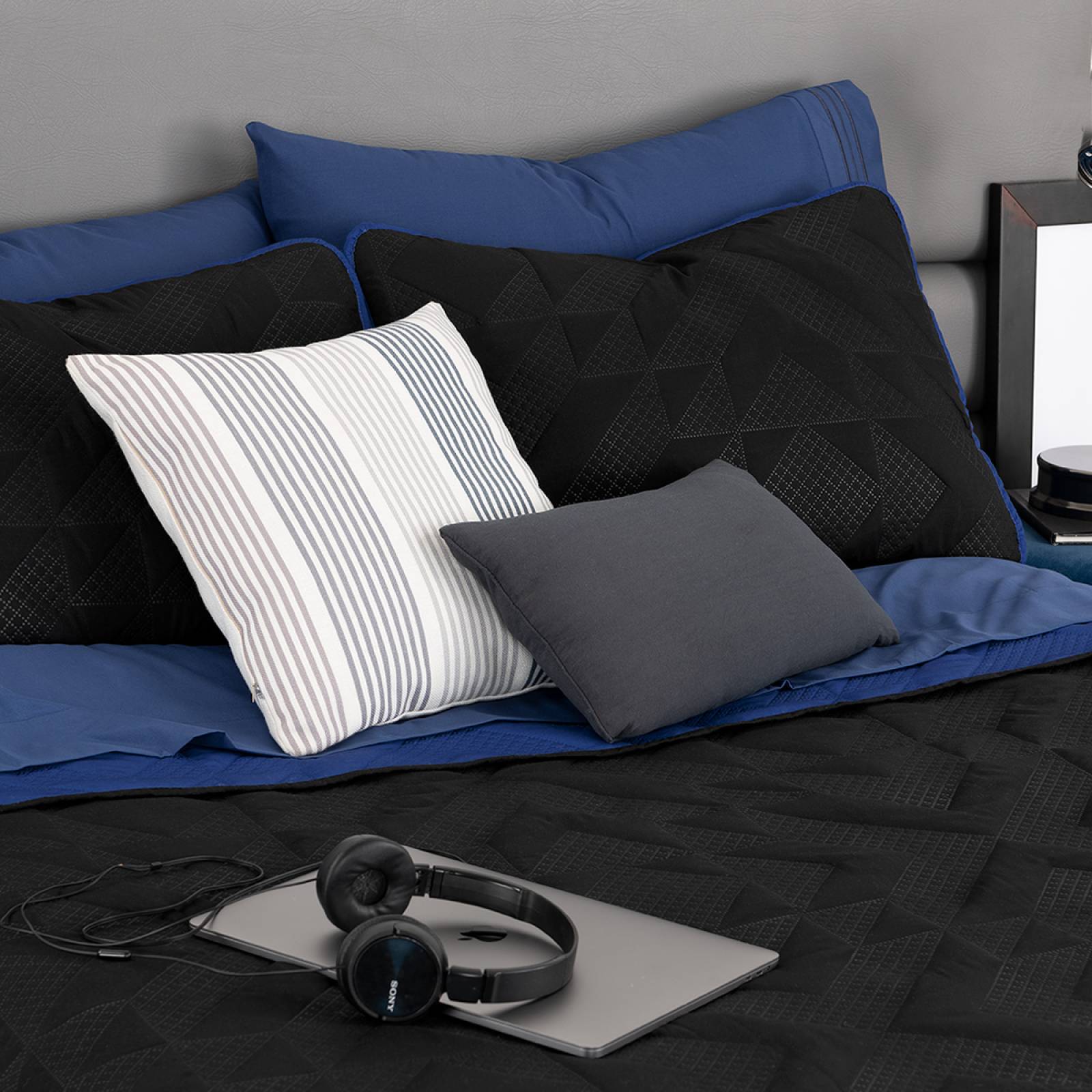 Edredón Ligero Individual Doble Vista con Funda Azul Rey - Negro REAL TEXTIL