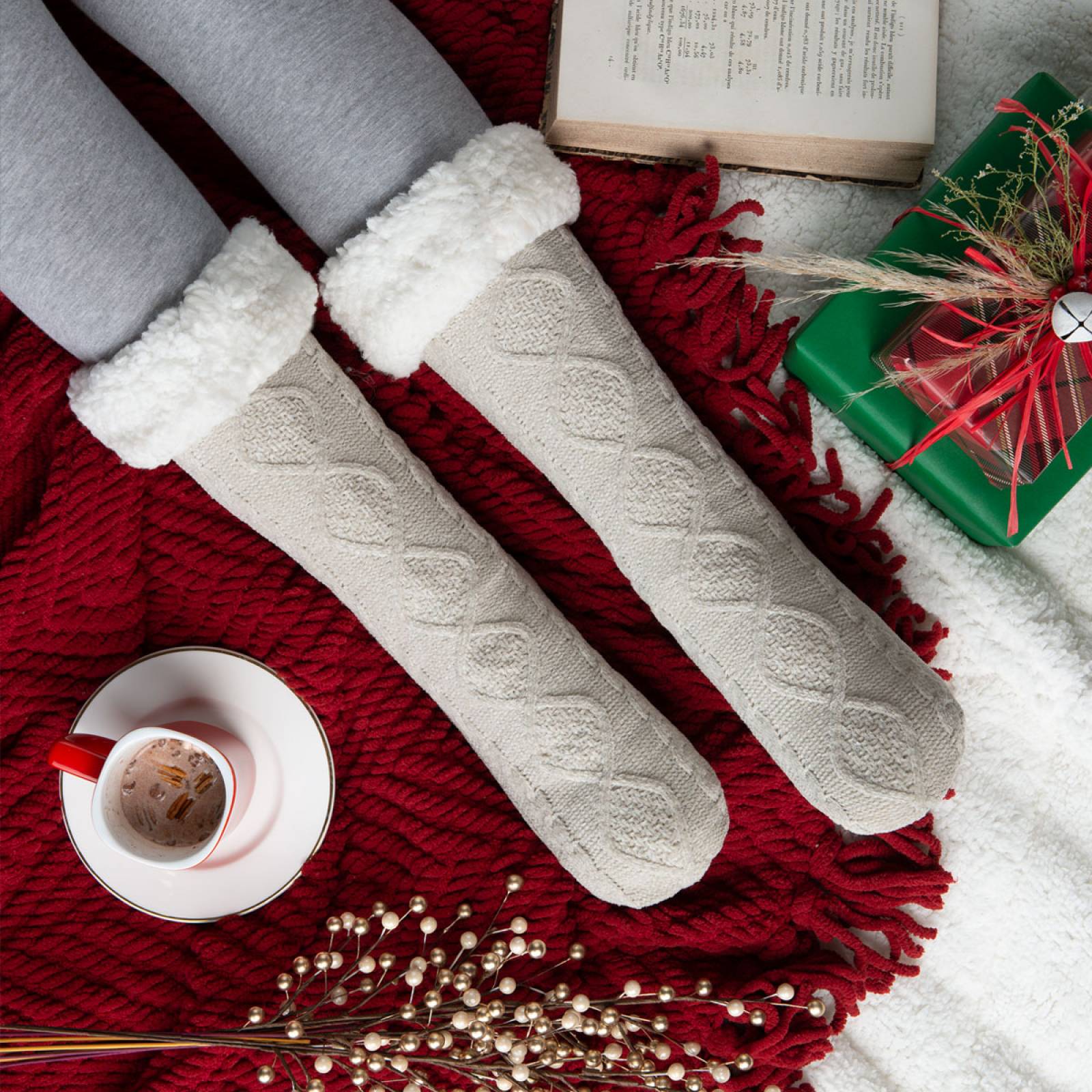 Calcetines Invernales Térmicos Pantuflas de Borrega para Invierno con Antiderrapante 1 Par Gris Claro REAL TEXTIL.