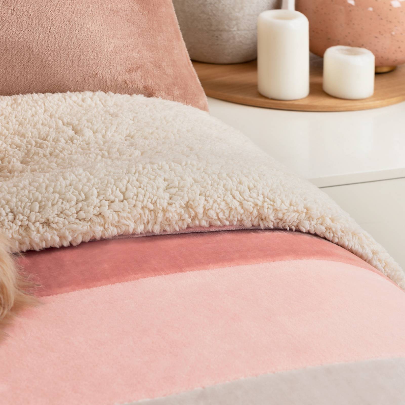 Cobertor Matrimonial Jumbo Edredón Invernal Luxus Afelpado Catia (rosa-beige) ESQUIMAL