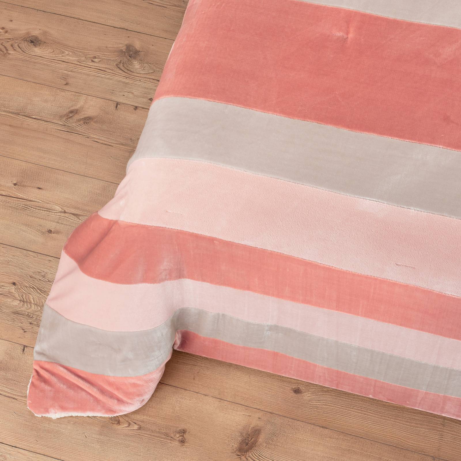 Cobertor Matrimonial Jumbo Edredón Invernal Luxus Afelpado Catia (rosa-beige) ESQUIMAL