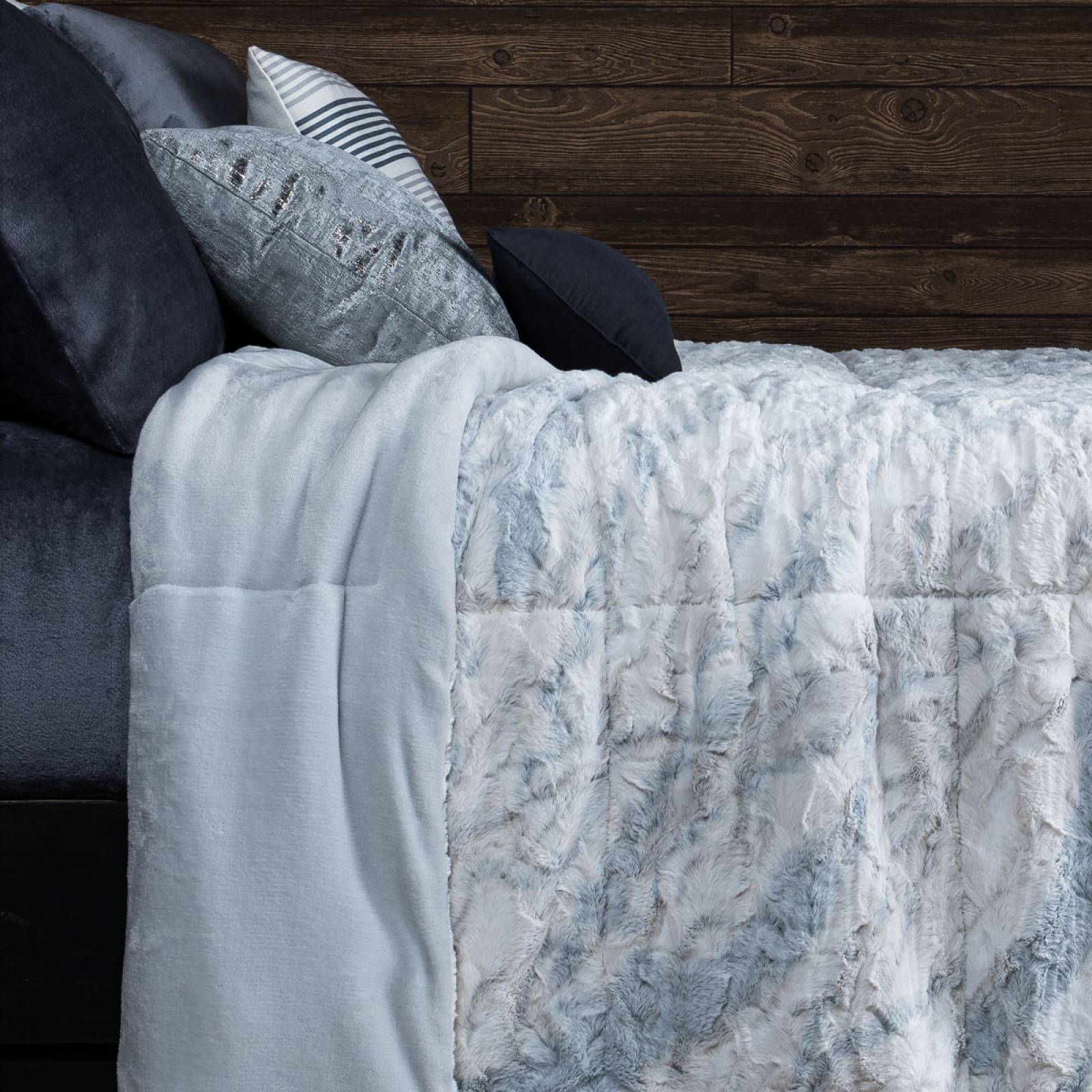 Cobertor Matrimonial Jumbo Edredón Invernal Luxus Afelpado Carrara (blanco-gris) ESQUIMAL