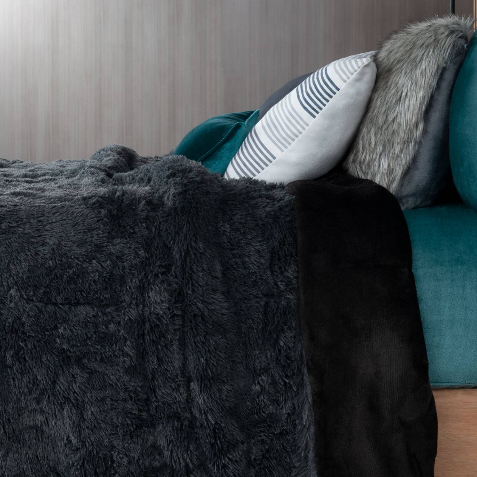 Cobertor King Size Jumbo Edredón Invernal Luxus Afelpado Renato (negro) ESQUIMAL