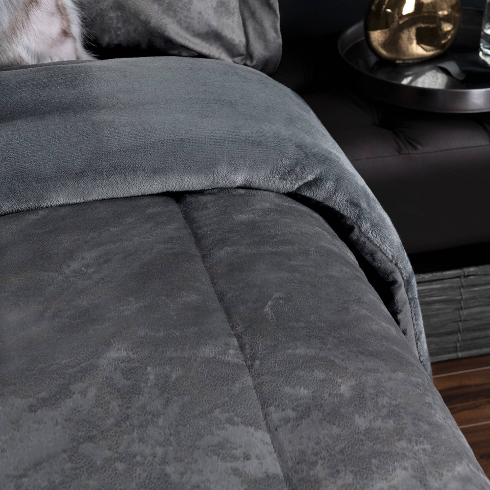 Cobertor King Size Jumbo Edredón Invernal Luxus con Fundas Mina ESQUIMAL