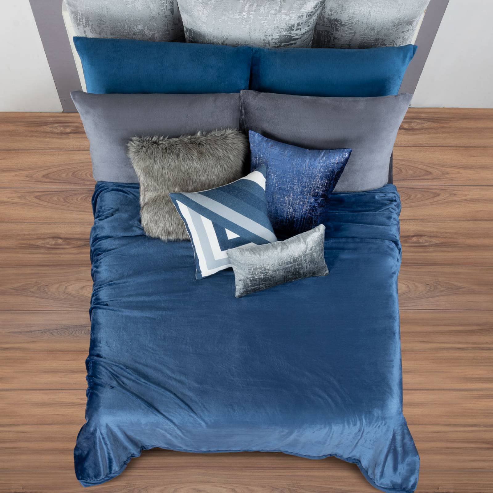 Cobertor Matrimonial Suave Liso Cobija Invernal Ligero para Todo el Año Saturno (Azul) ESQUIMAL.